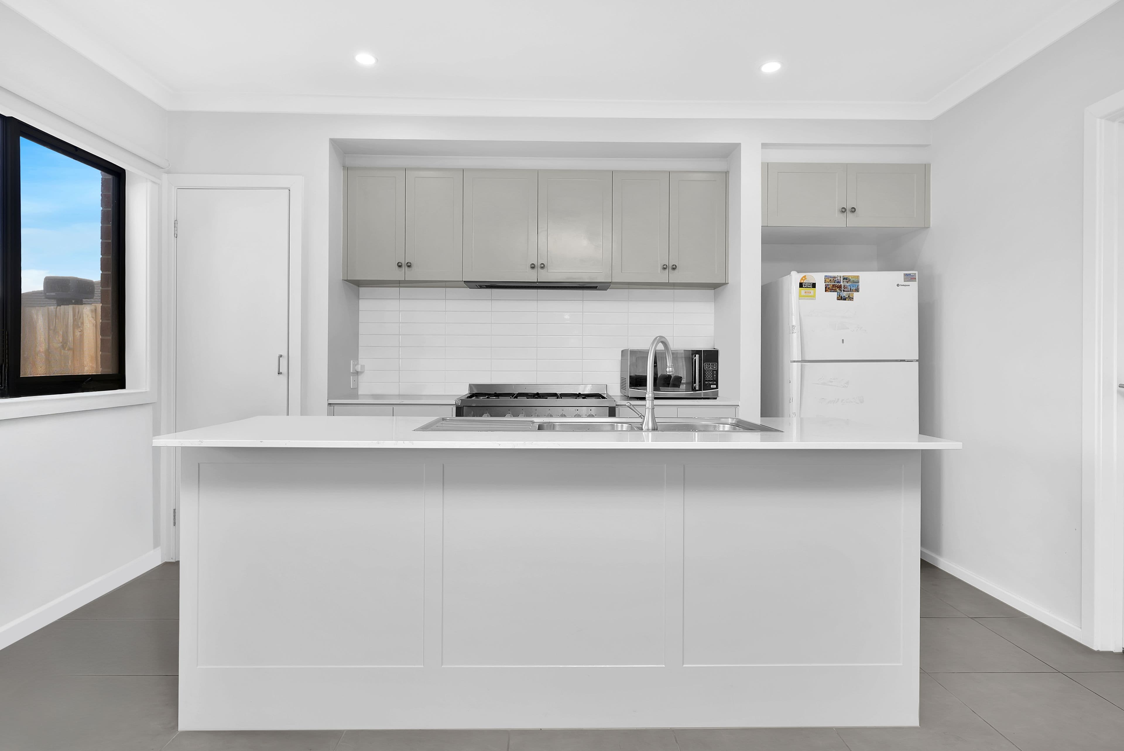 18 Canico Crescent, Mernda VIC 3754, Mernda - Thumbnail 2