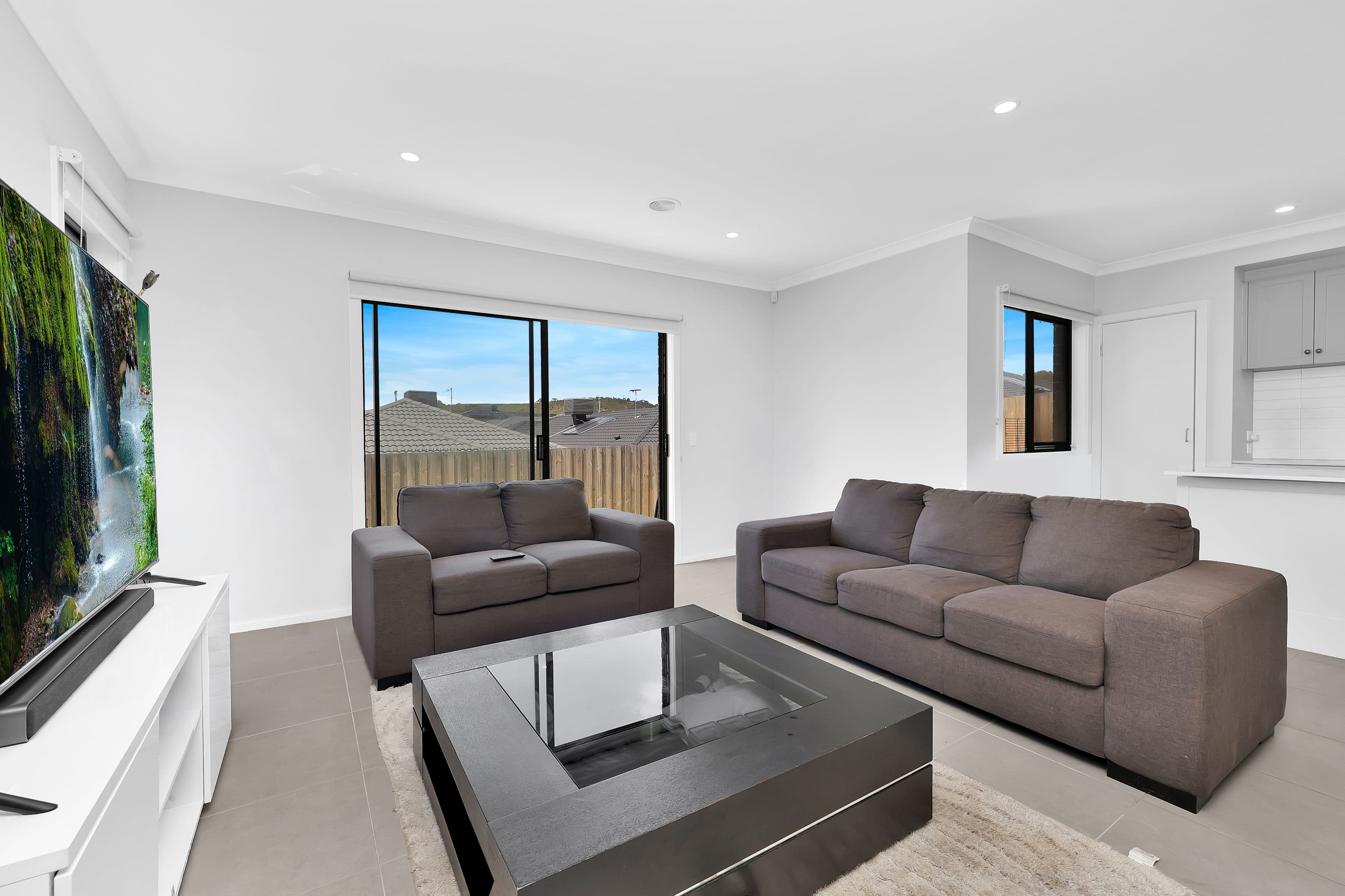 18 Canico Crescent, Mernda VIC 3754, Mernda - Thumbnail 3
