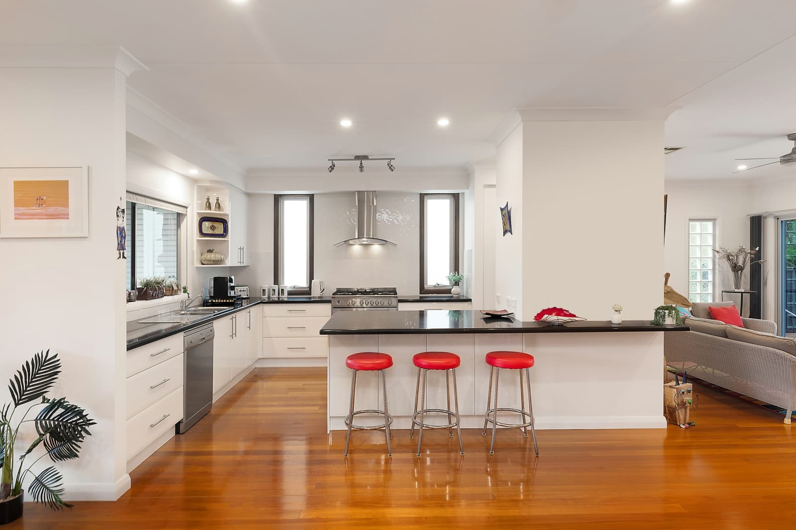 33 Olive Avenue,Phegans Bay, Phegans Bay - Thumbnail 2