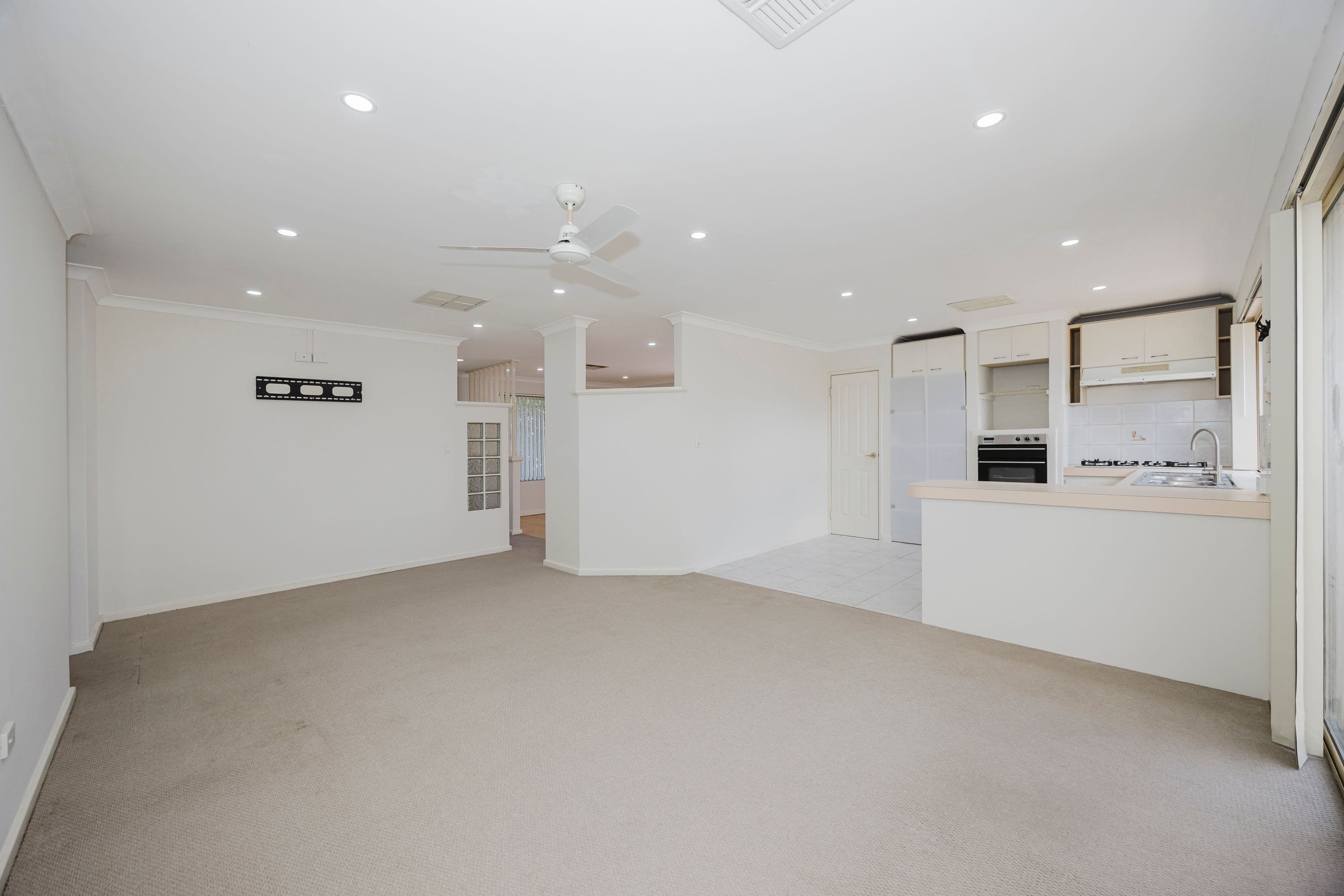 25 Meadowview Drive, Ballajura WA 6066, Ballajura - Thumbnail 7