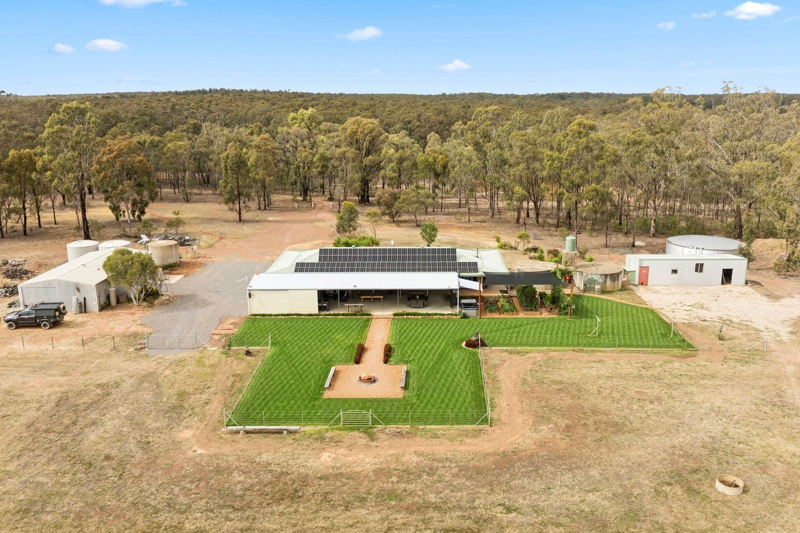 114 Strays Lane, Rushworth - Thumbnail 2