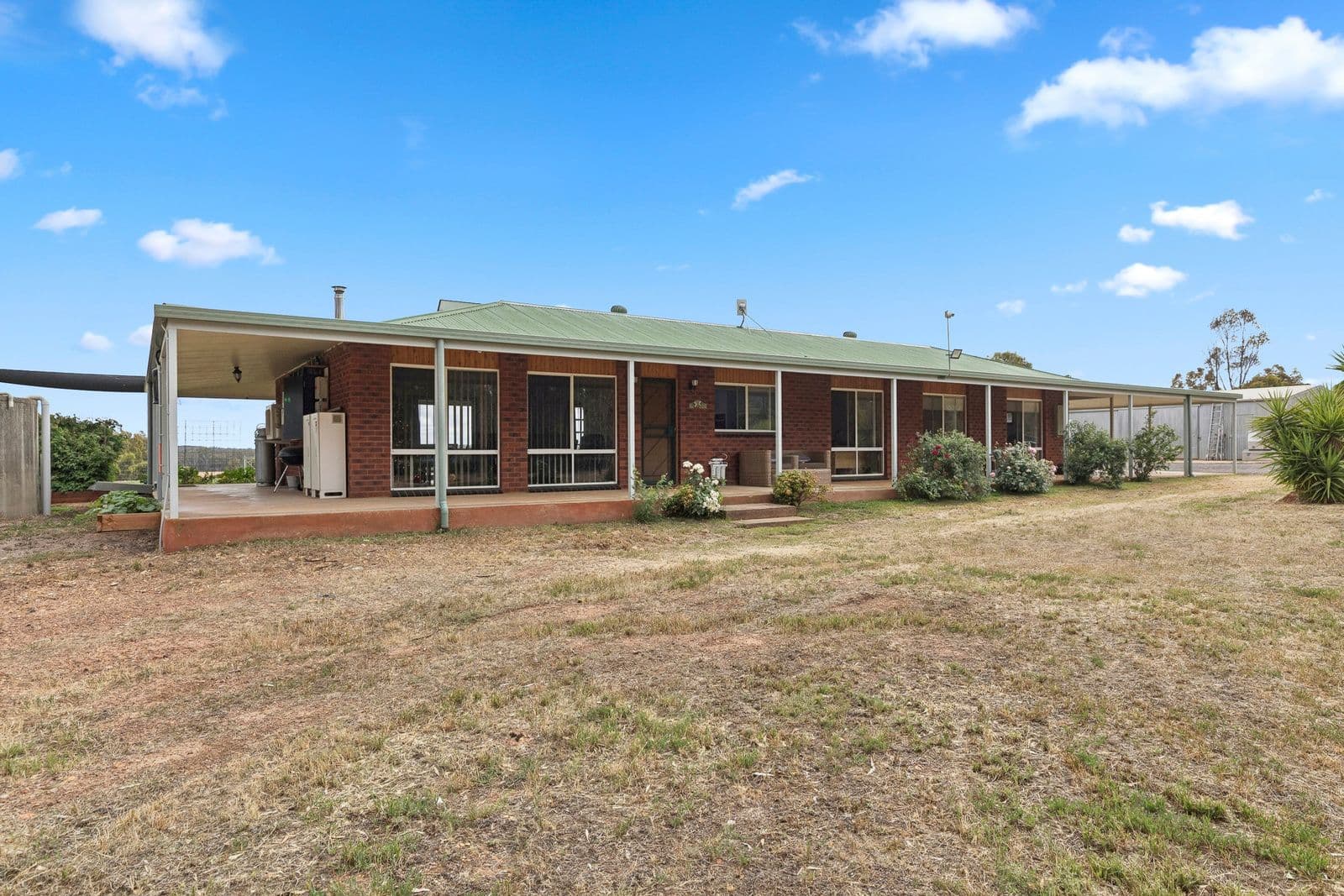 114 Strays Lane, Rushworth - Thumbnail 3