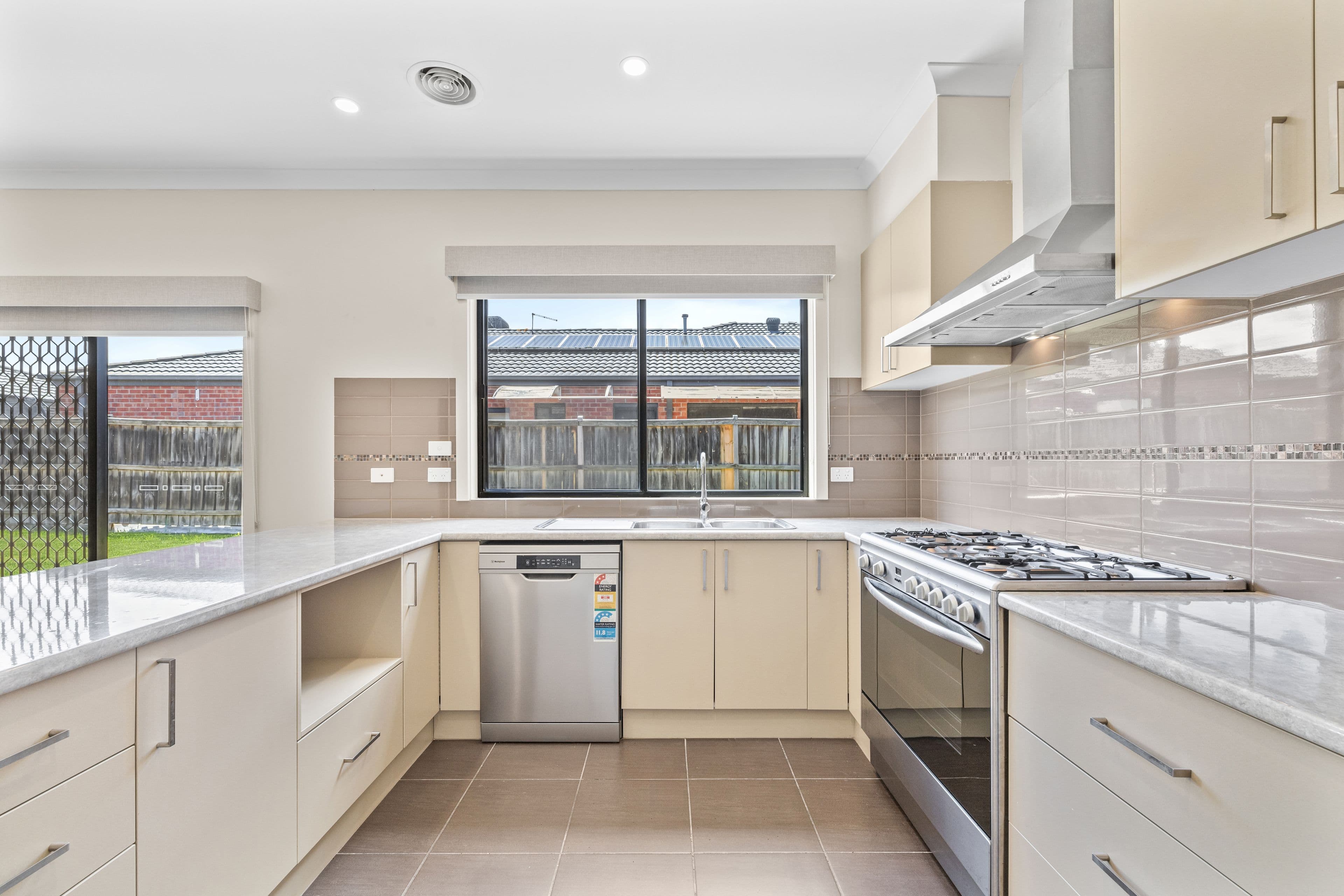 17 Millbrook Terrace, Wallan VIC 3756, Wallan - Thumbnail 3