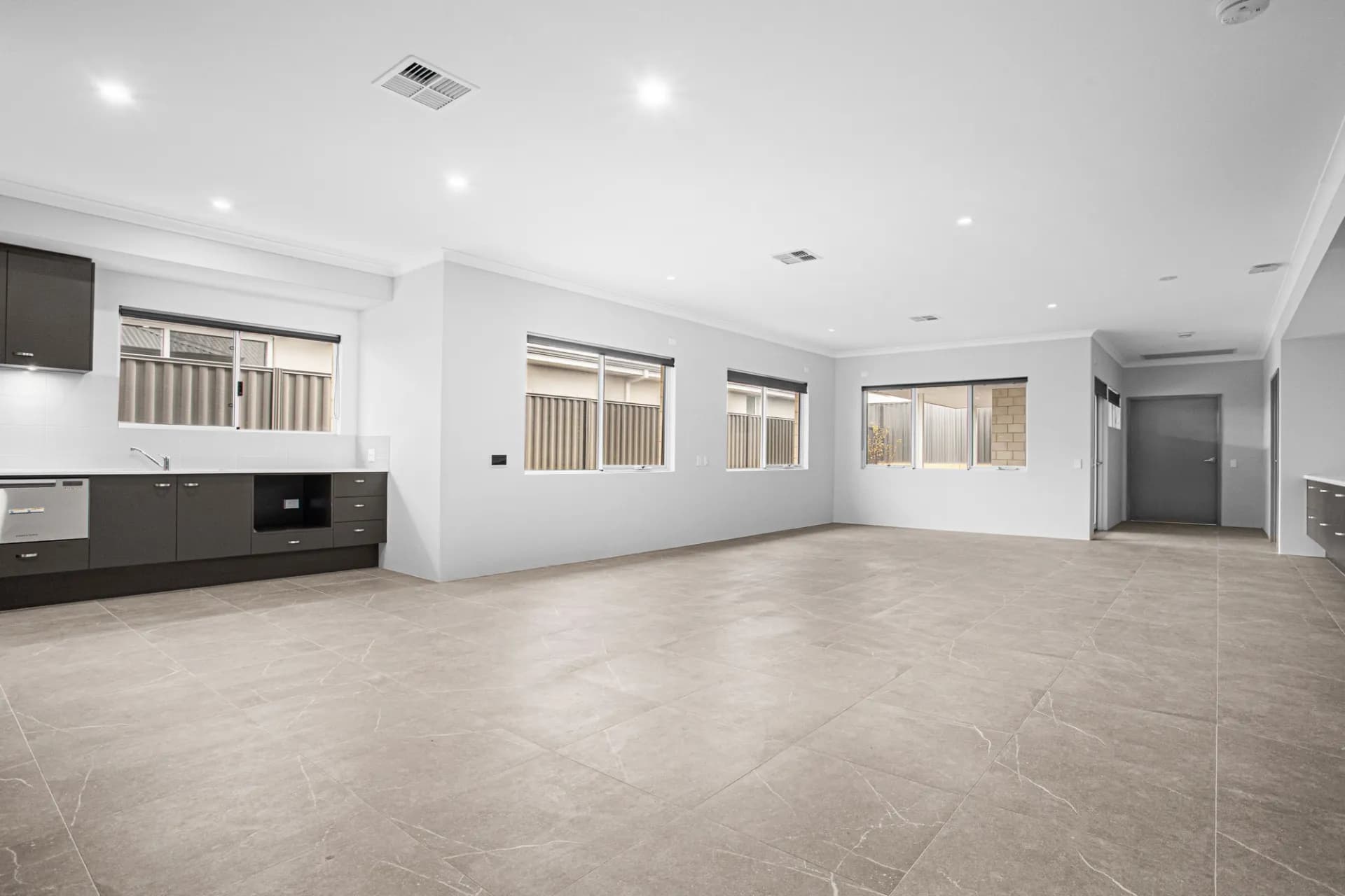 6 Swiftshire Road, Madora Bay, WA, Madora Bay - Thumbnail 3