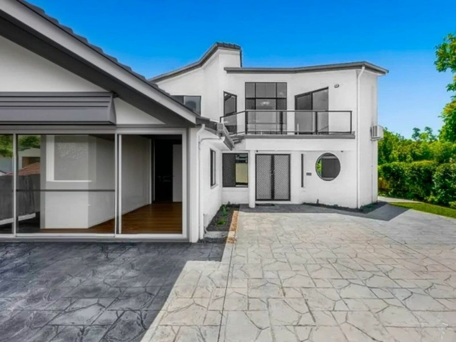 202 Lancaster Circuit,Stretton, Stretton - Image 1