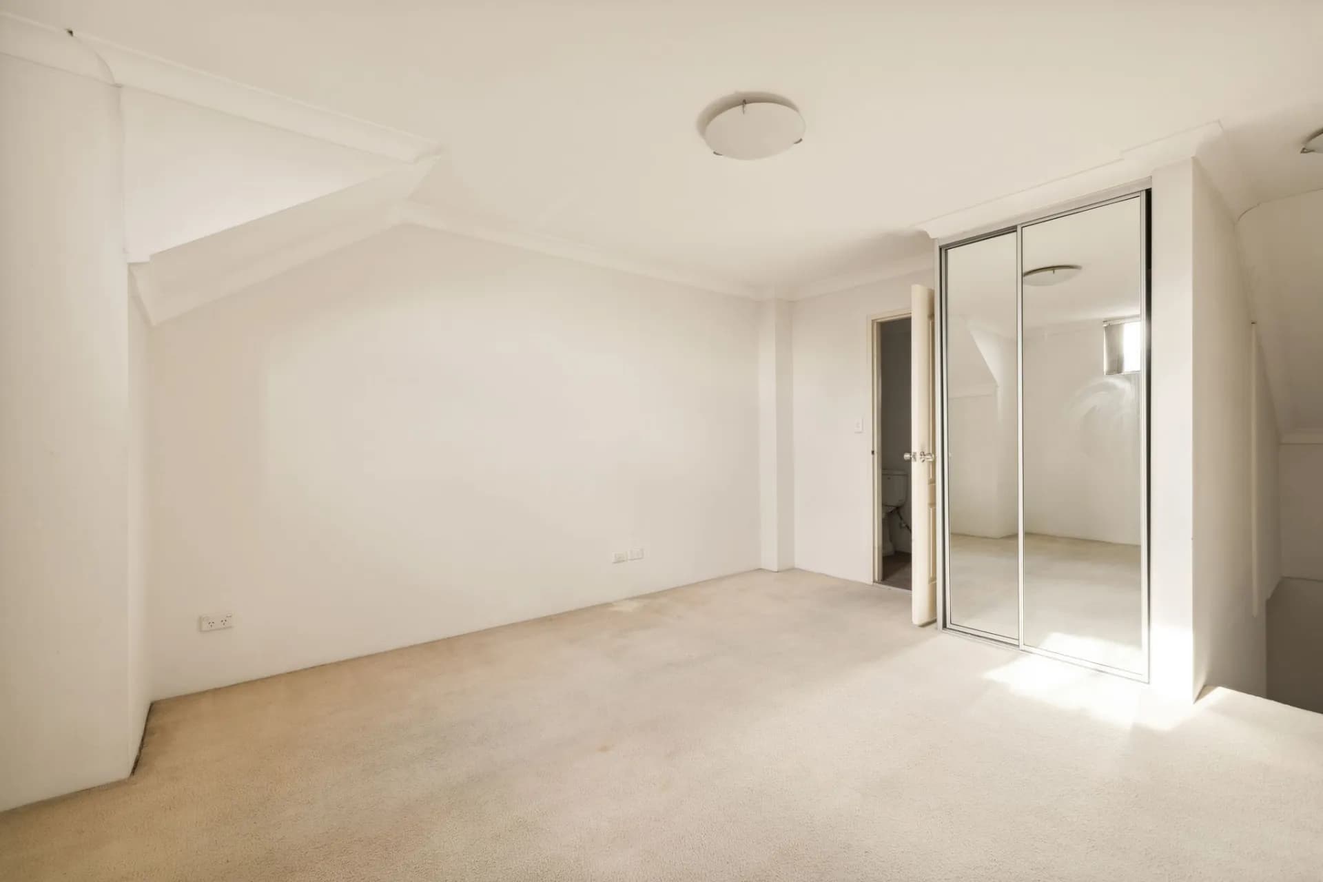 16/76-78 Courallie Avenue, Homebush West., Homebush West - Thumbnail 2