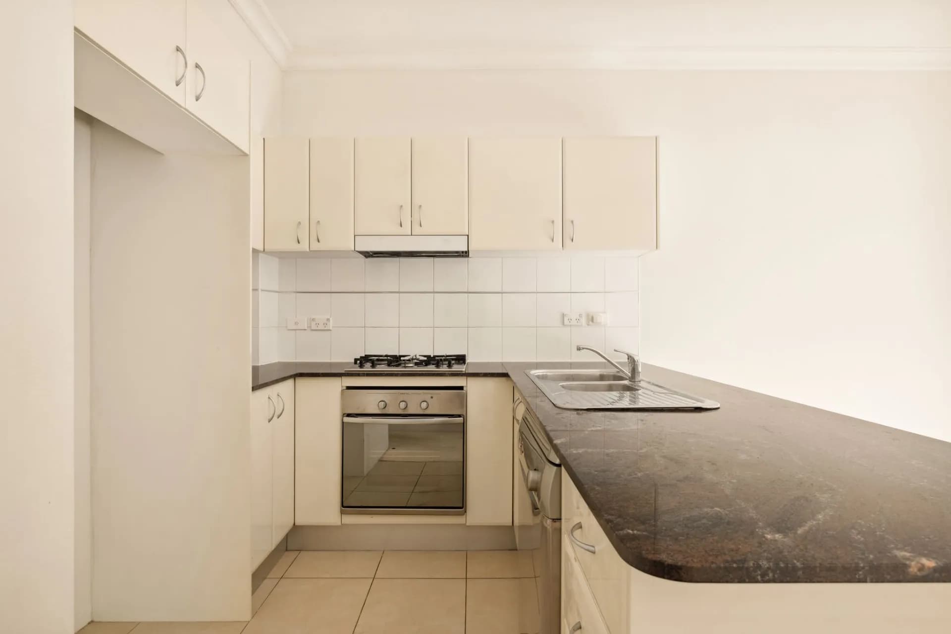 16/76-78 Courallie Avenue, Homebush West., Homebush West - Thumbnail 4