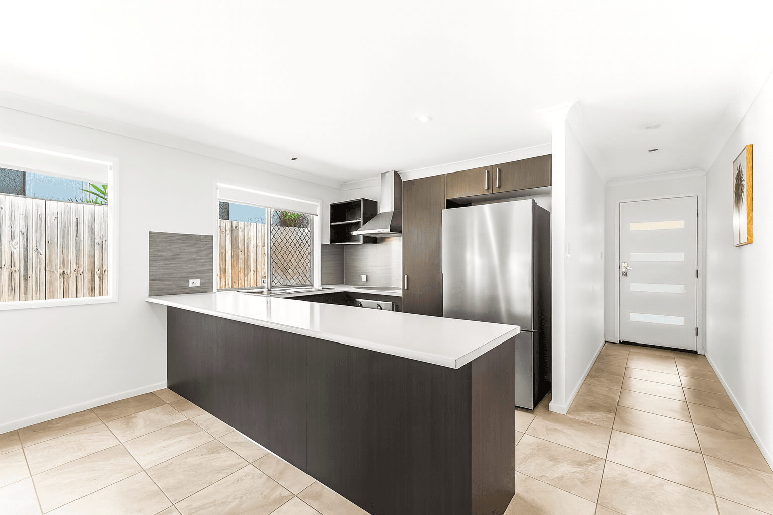 9 Fair Street, One Mile - Thumbnail 3