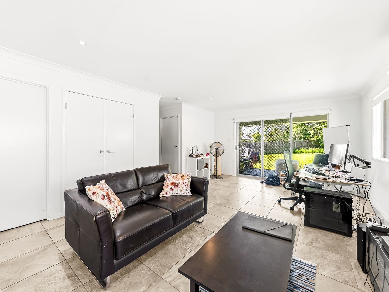 9 Fair Street, One Mile - Thumbnail 4