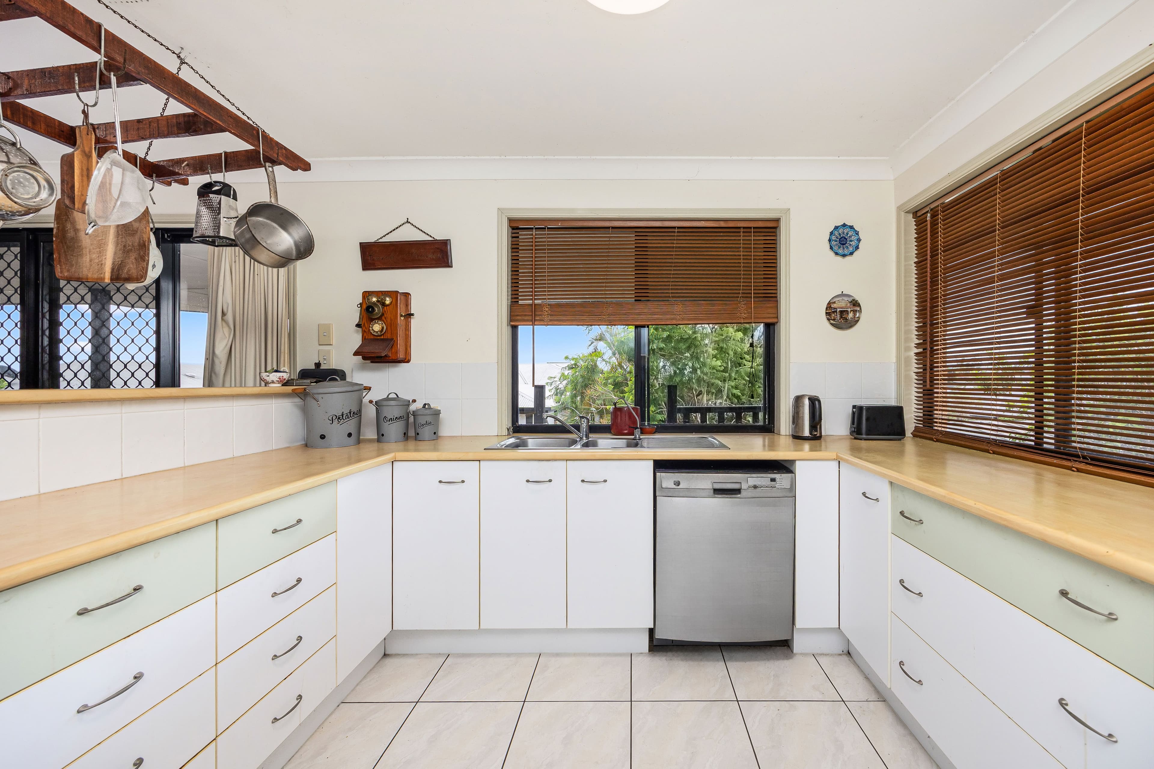 14 Marineview Avenue, Scarness QLD 4655, Scarness - Thumbnail 6