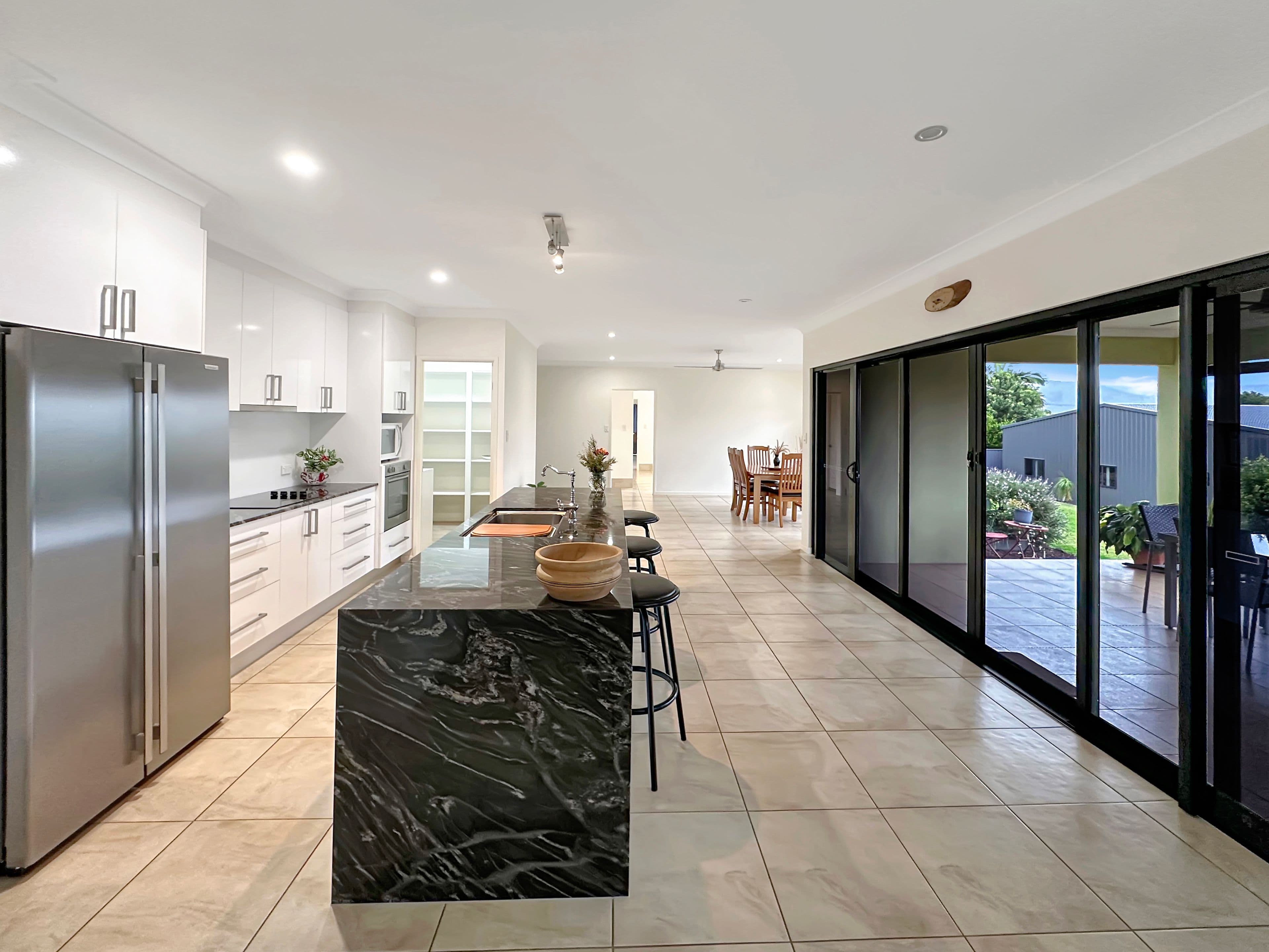 10 Third Avenue, Atherton - Thumbnail 3