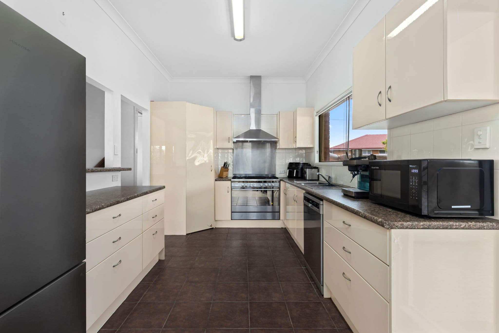 11 Nystrom Street, Chermside QLD 4032, Chermside - Thumbnail 5