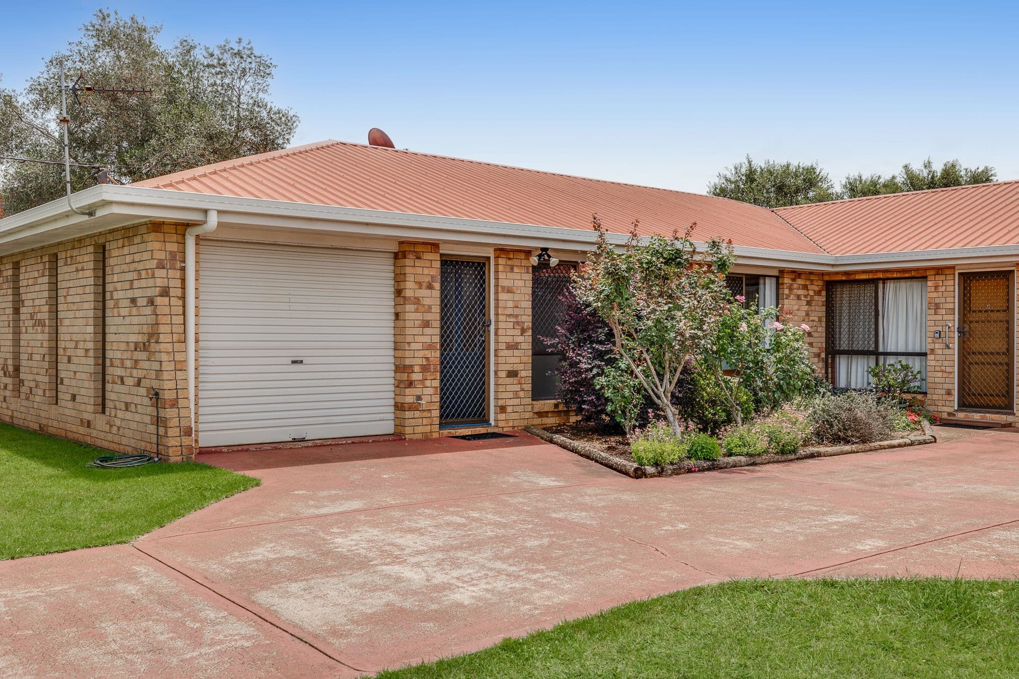 23 Marwedel Street, Kearneys Spring QLD 4350, Kearneys Spring - Thumbnail 2