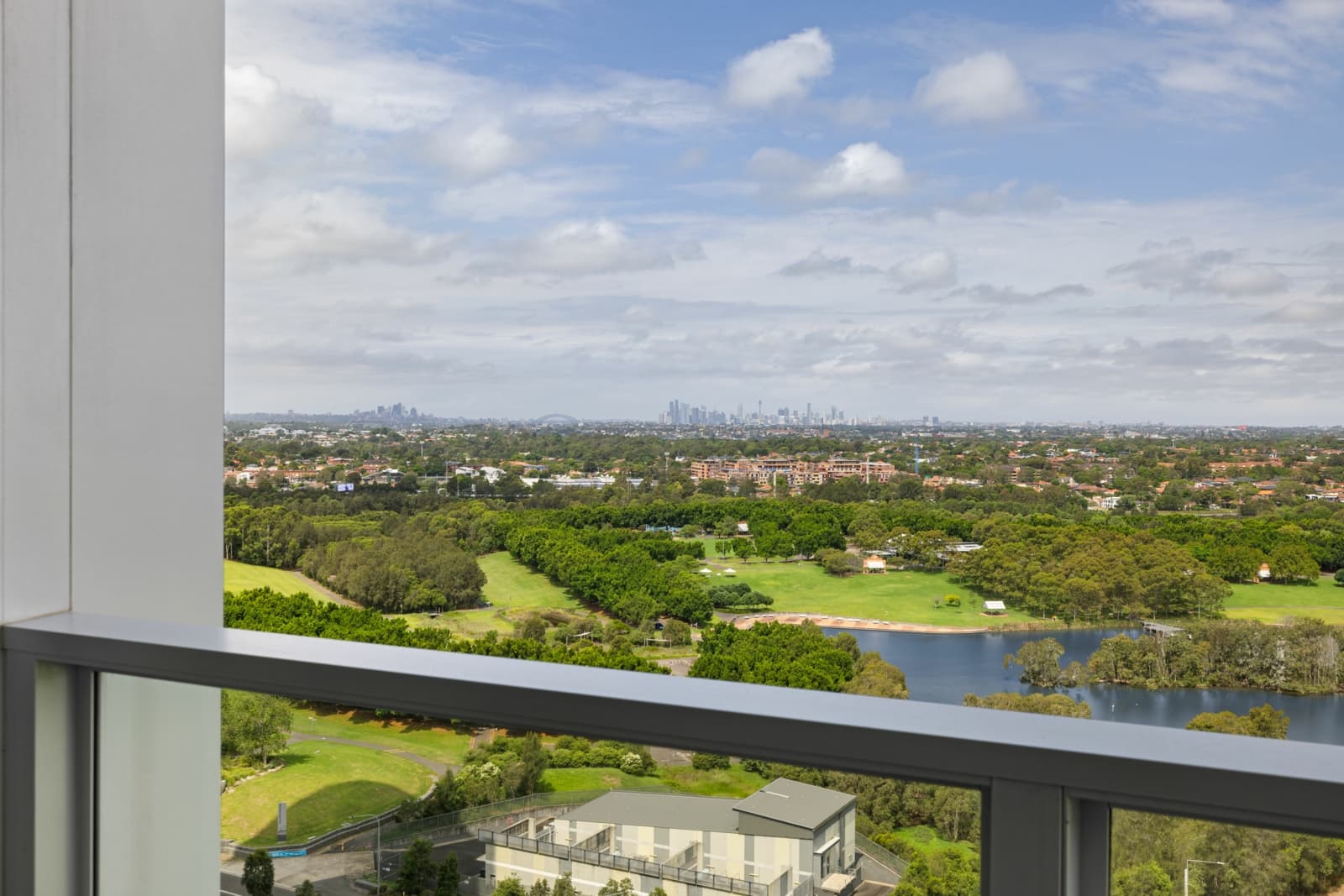 21702/2B Figtree Drive,Sydney Olympic Park, Sydney Olympic Park - Thumbnail 2