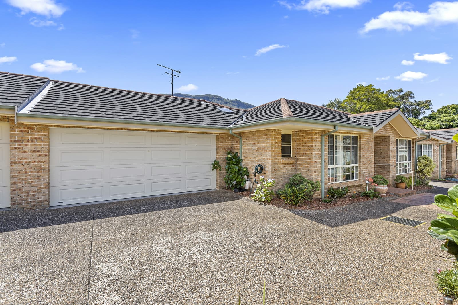 2/5 Cochrane Road,Thirroul, Thirroul - Image 1