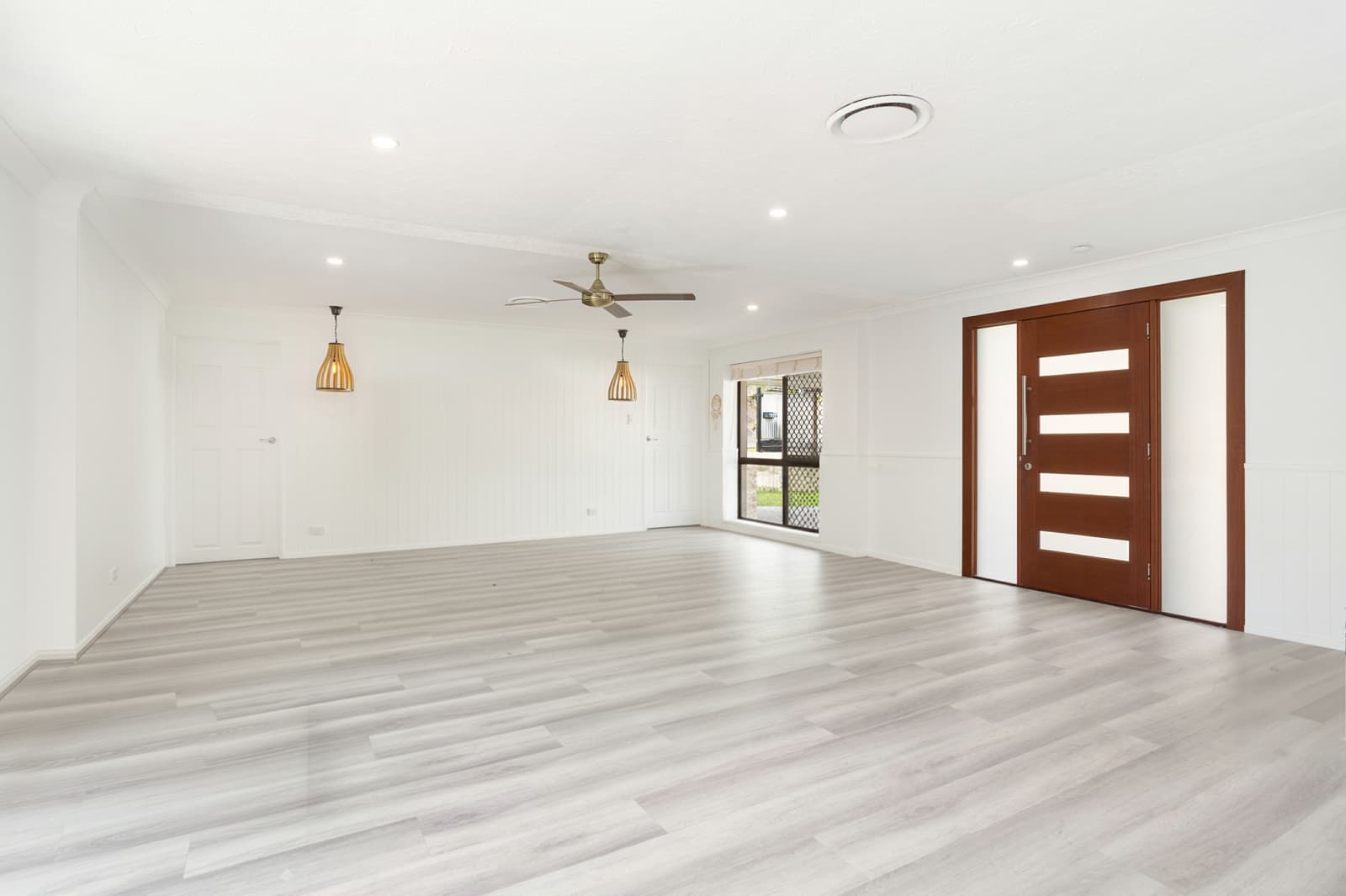 176 K P Mcgrath Drive,Elanora, Elanora - Thumbnail 5