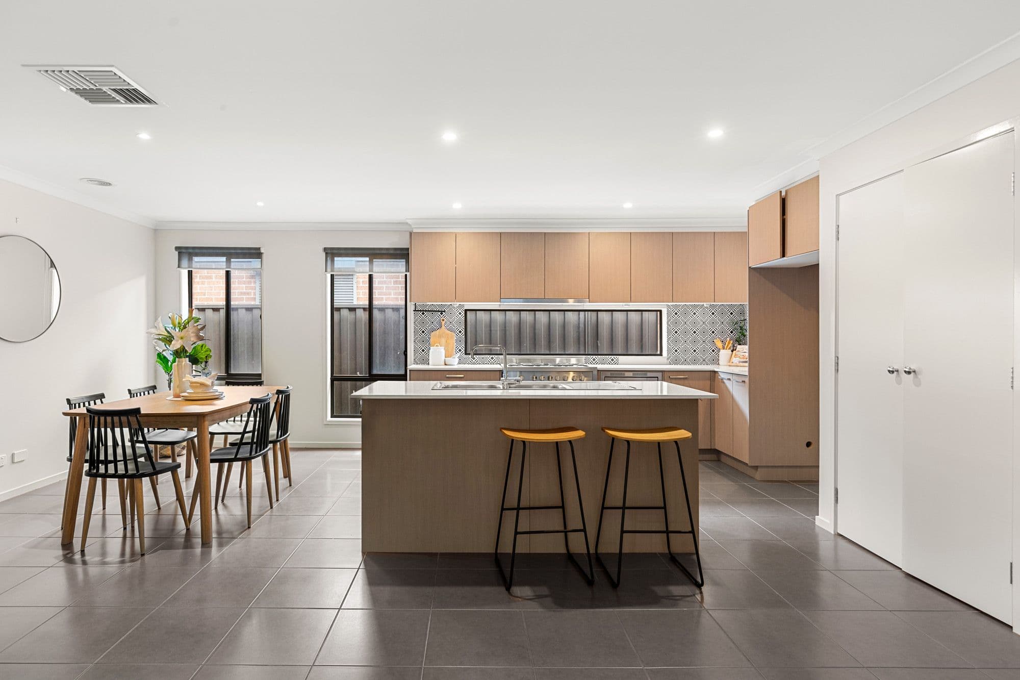 12 Bindarri Road, MANOR LAKES VIC 3024, Manor Lakes - Thumbnail 2