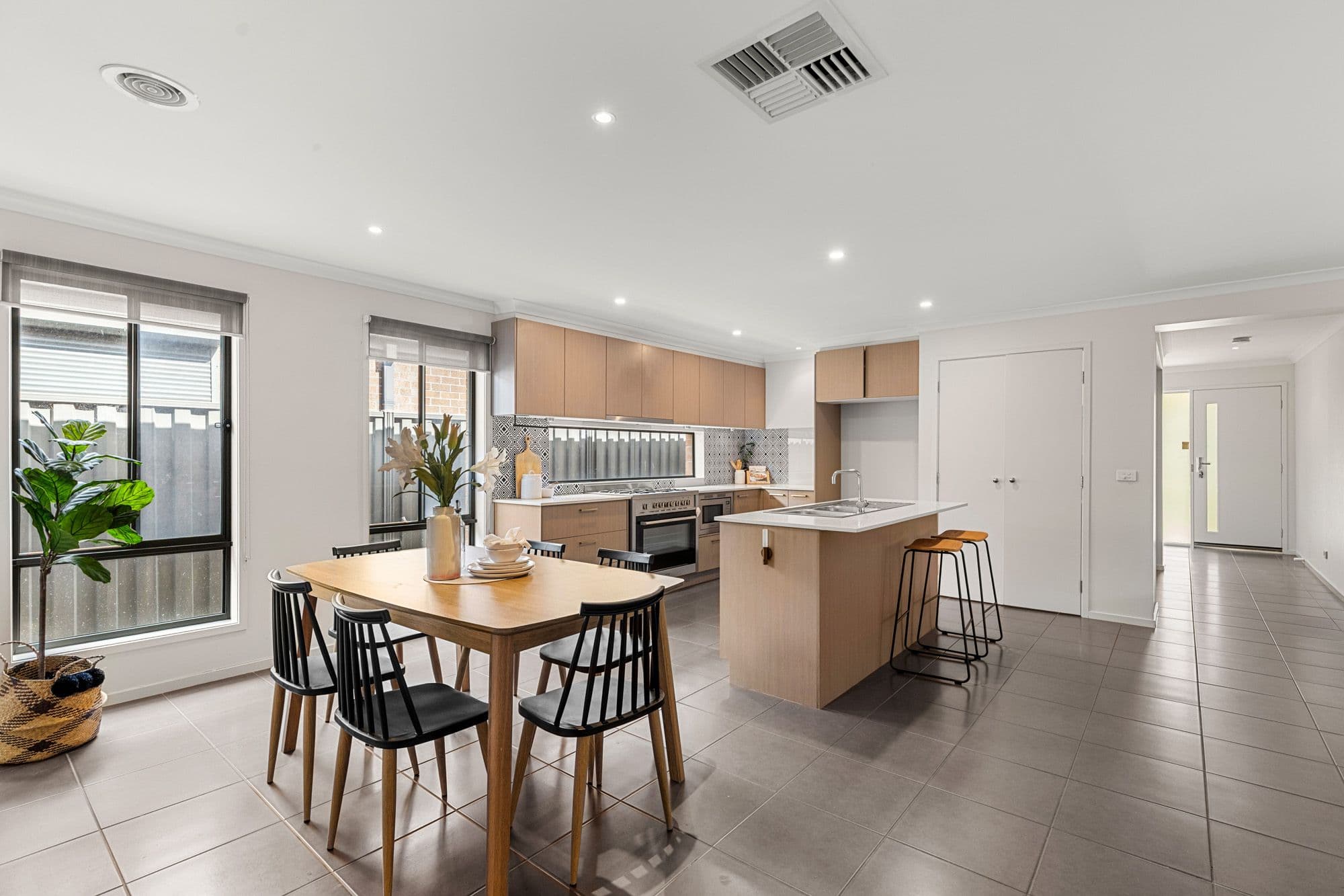12 Bindarri Road, MANOR LAKES VIC 3024, Manor Lakes - Thumbnail 3