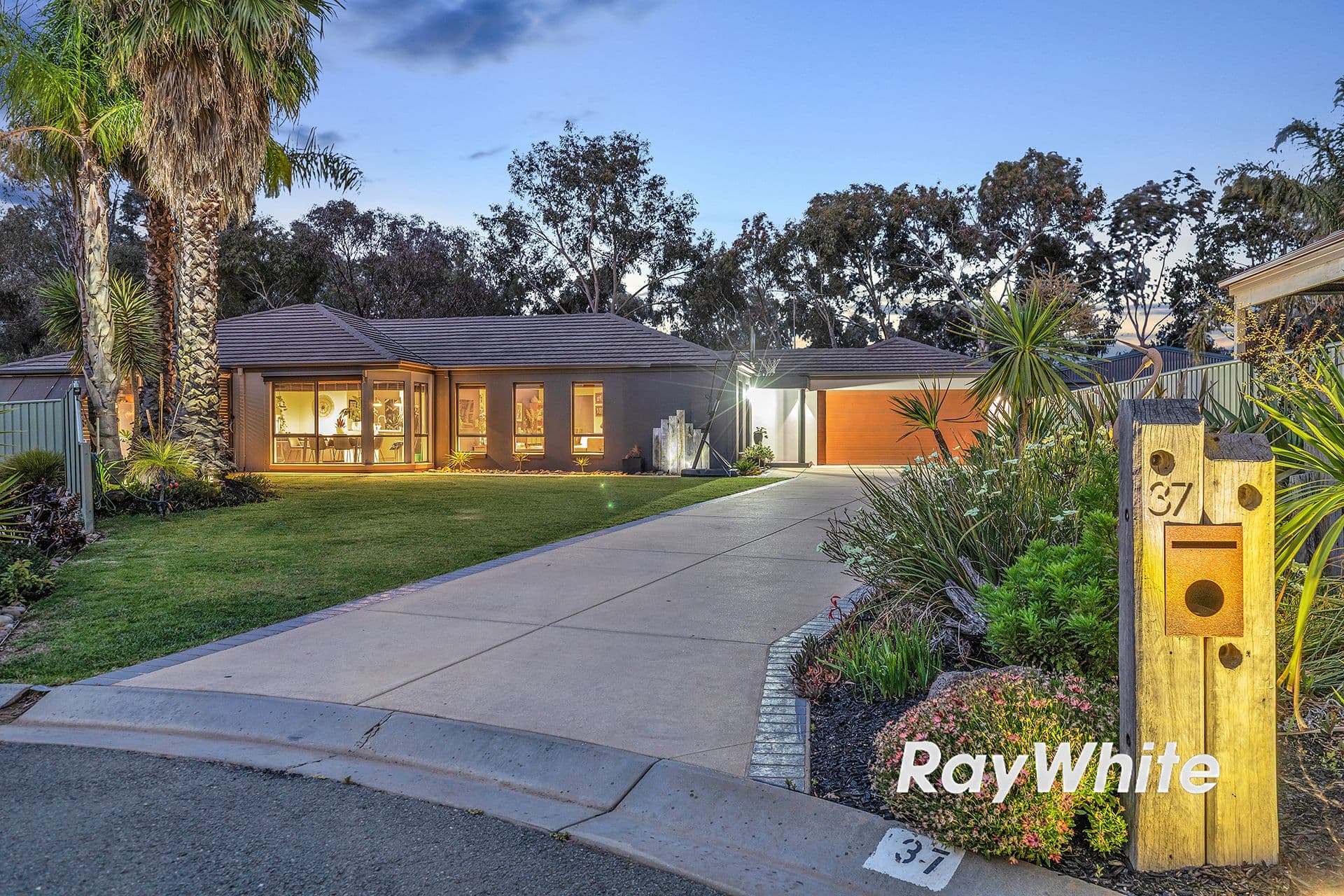 37 Woodlands Circuit, Echuca VIC 3564, Echuca - Image 1