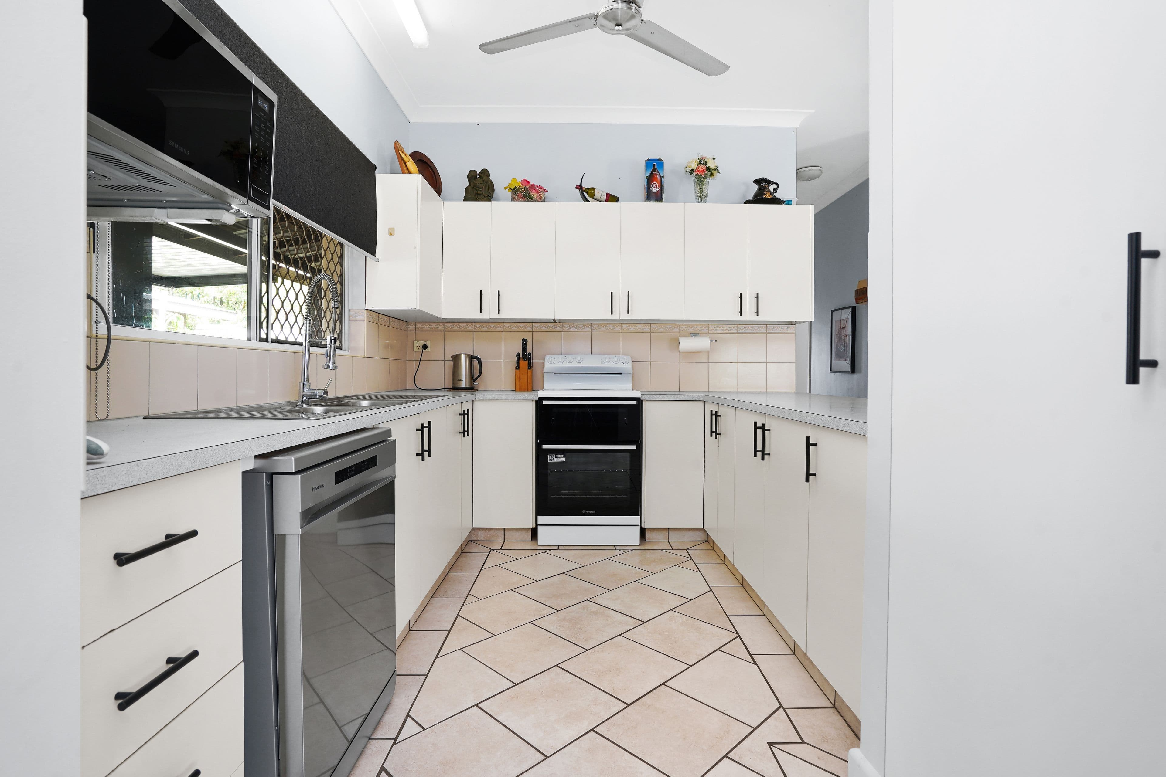3 Troughton Court, Woodroffe NT 0830, Woodroffe - Thumbnail 2