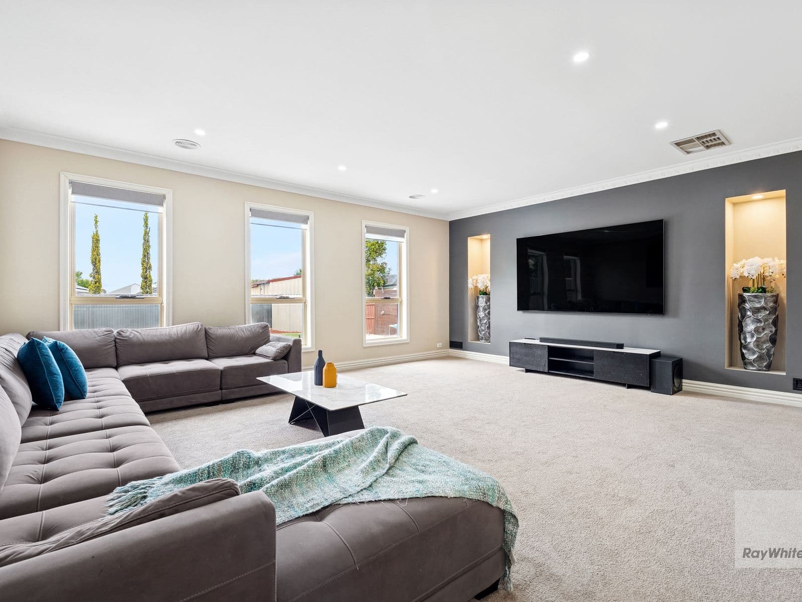 11 Abelia Court, Hillside - Thumbnail 3