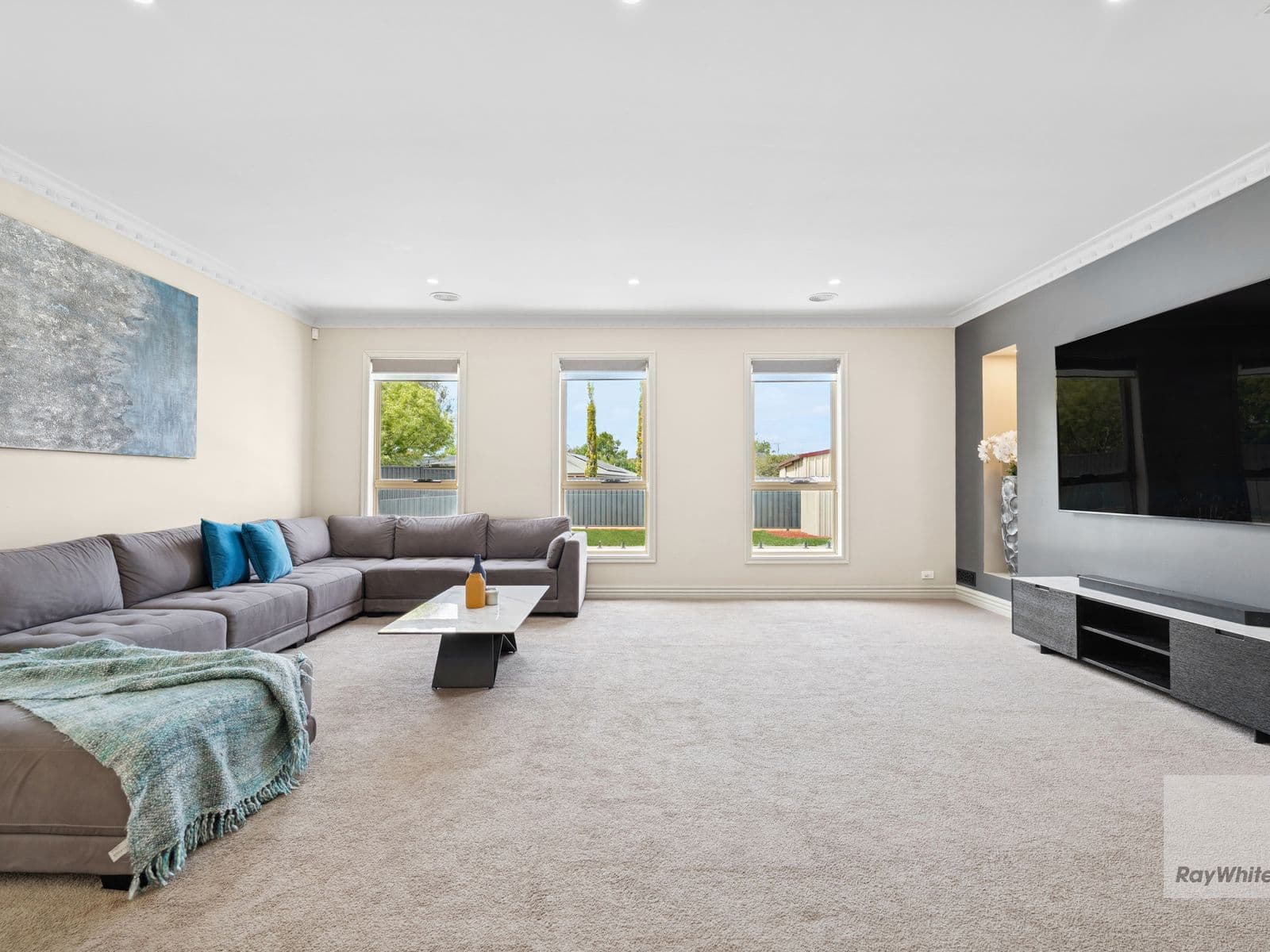 11 Abelia Court, Hillside - Thumbnail 4