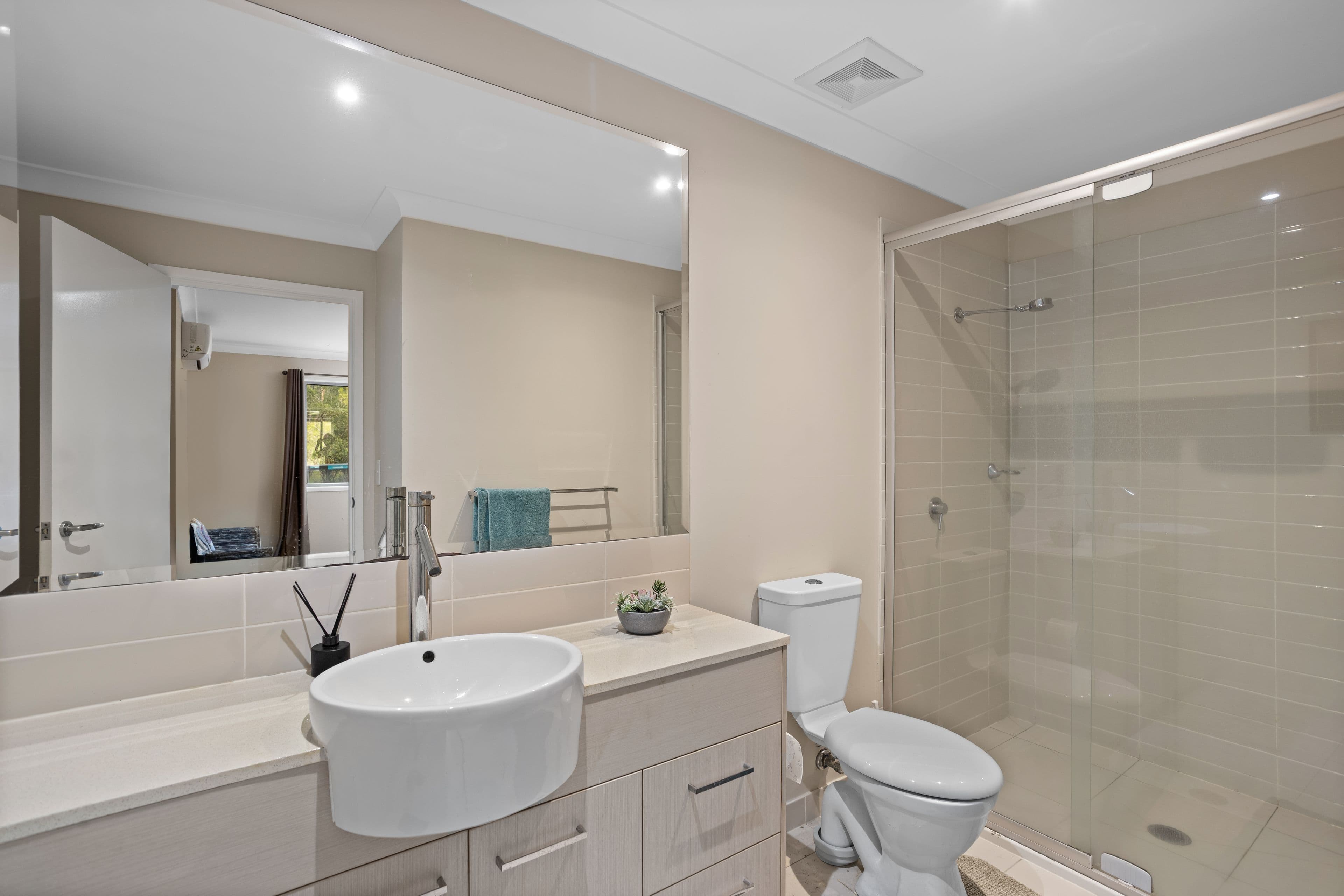 1 Belongil Street, Pacific Pines QLD 4211, Pacific Pines - Thumbnail 8