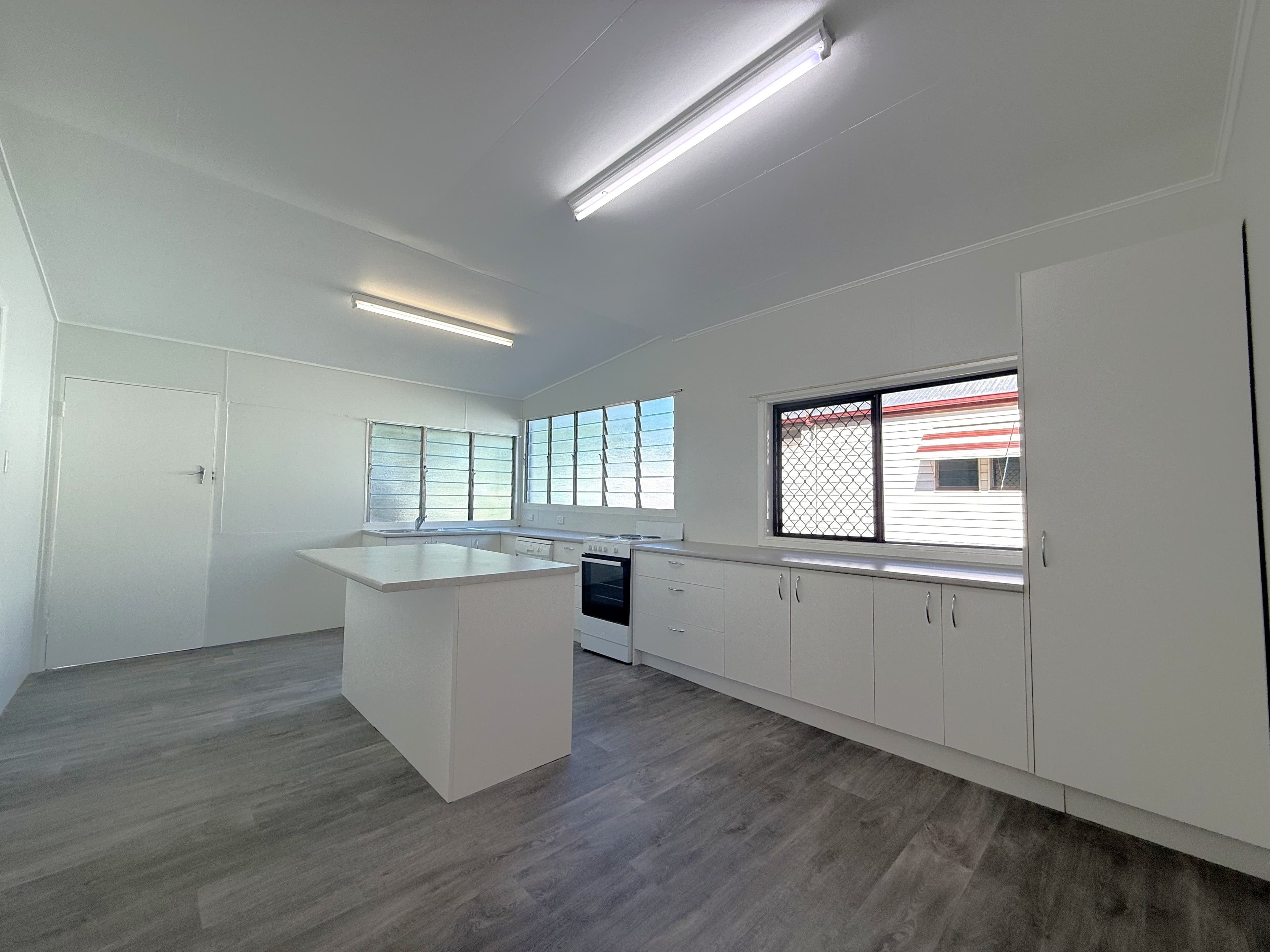 116 Ash Street, Barcaldine QLD 4725, Barcaldine - Thumbnail 3