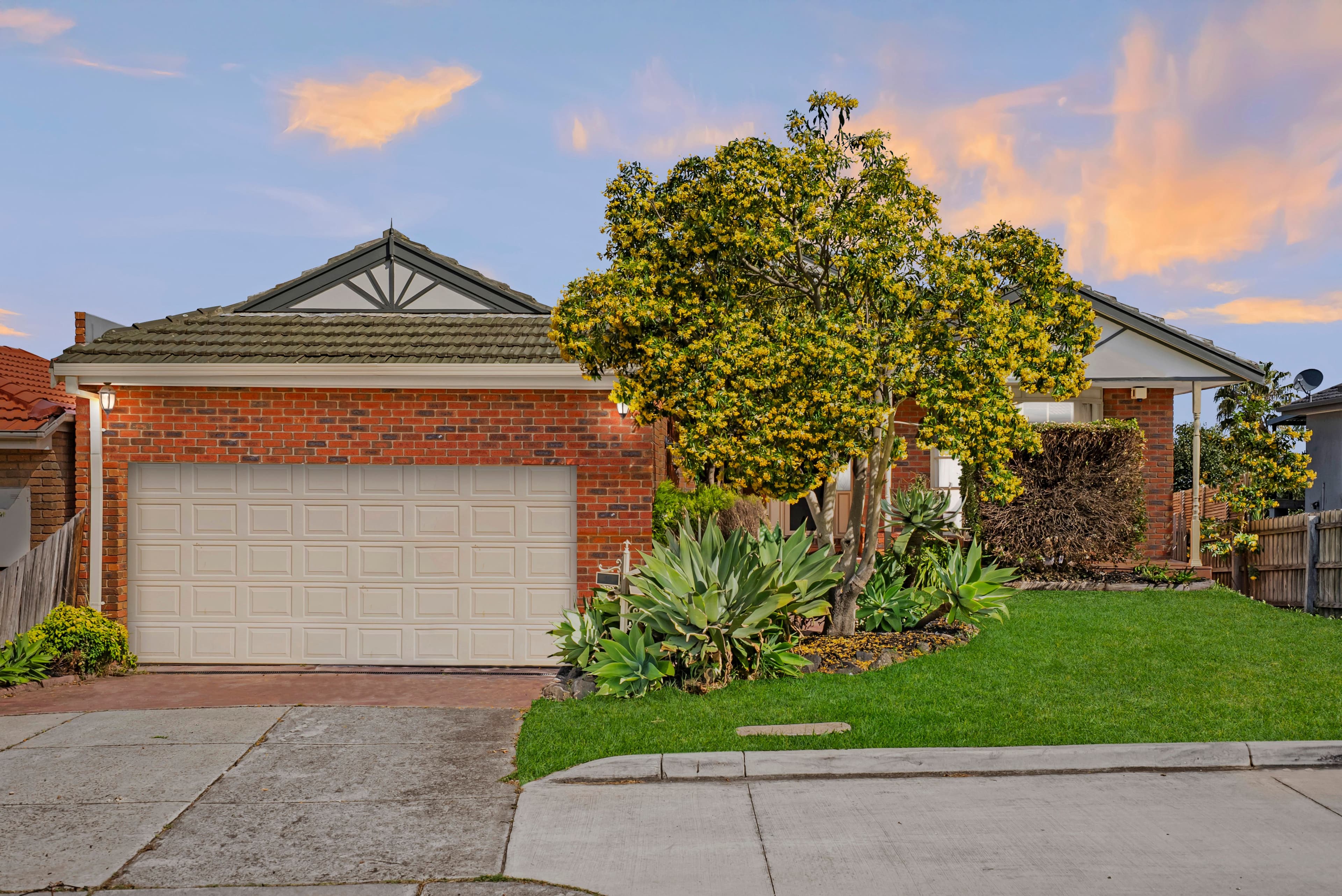 10 Reynolds Court, Roxburgh Park VIC 3064, Roxburgh Park - Image 1