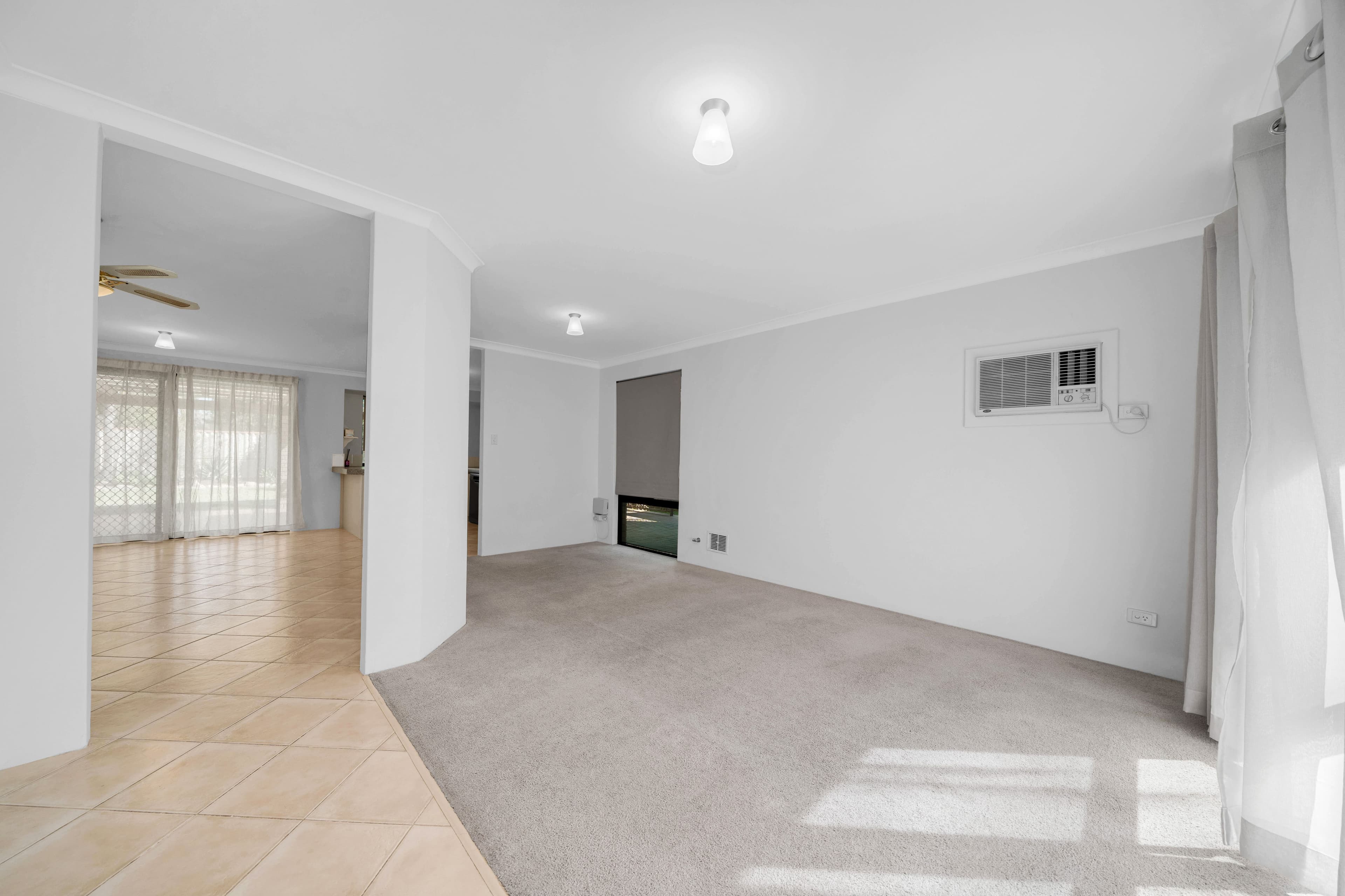 4 Hemmings Close, Clarkson WA 6030, Clarkson - Thumbnail 2