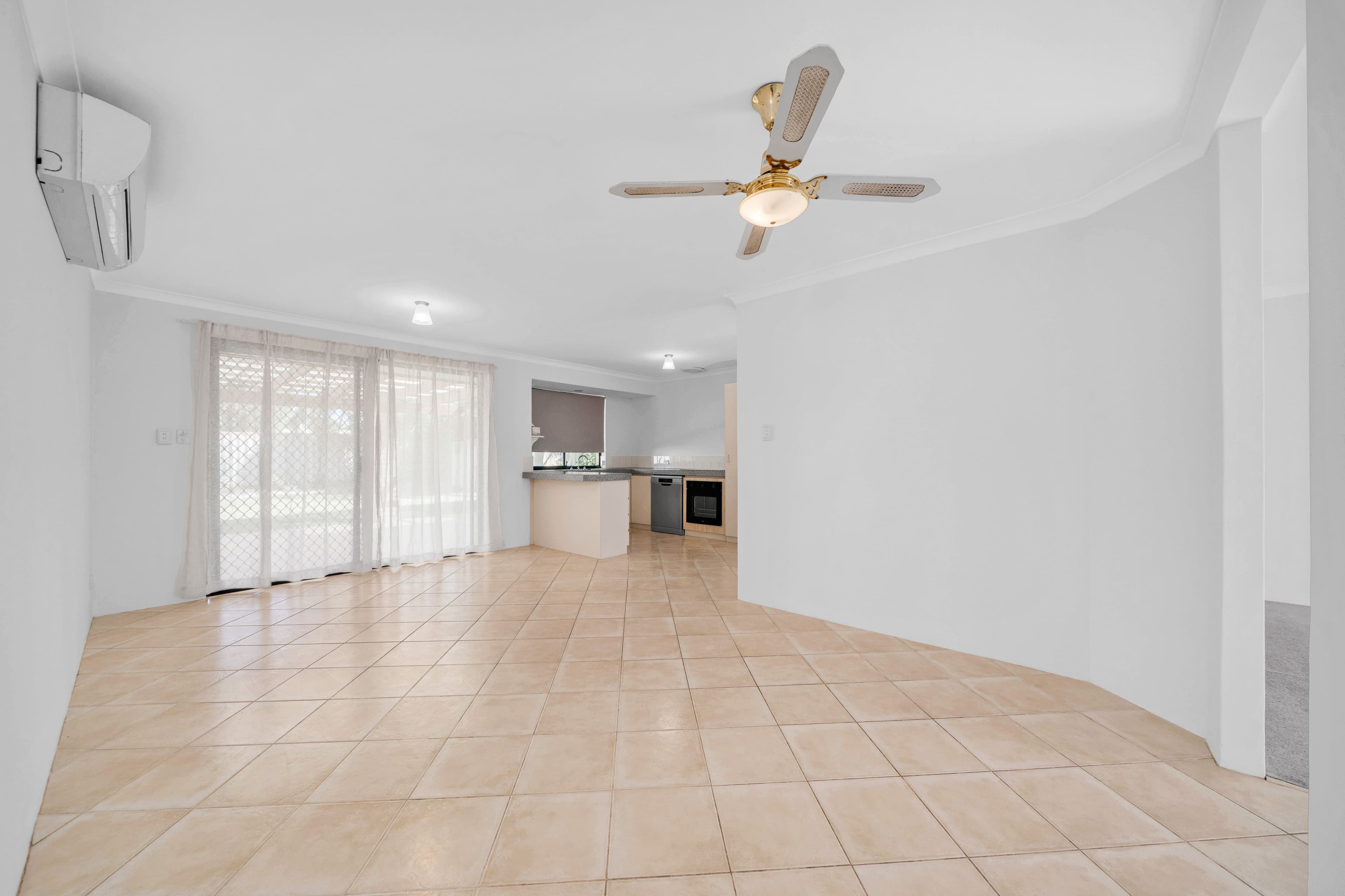 4 Hemmings Close, Clarkson WA 6030, Clarkson - Thumbnail 5