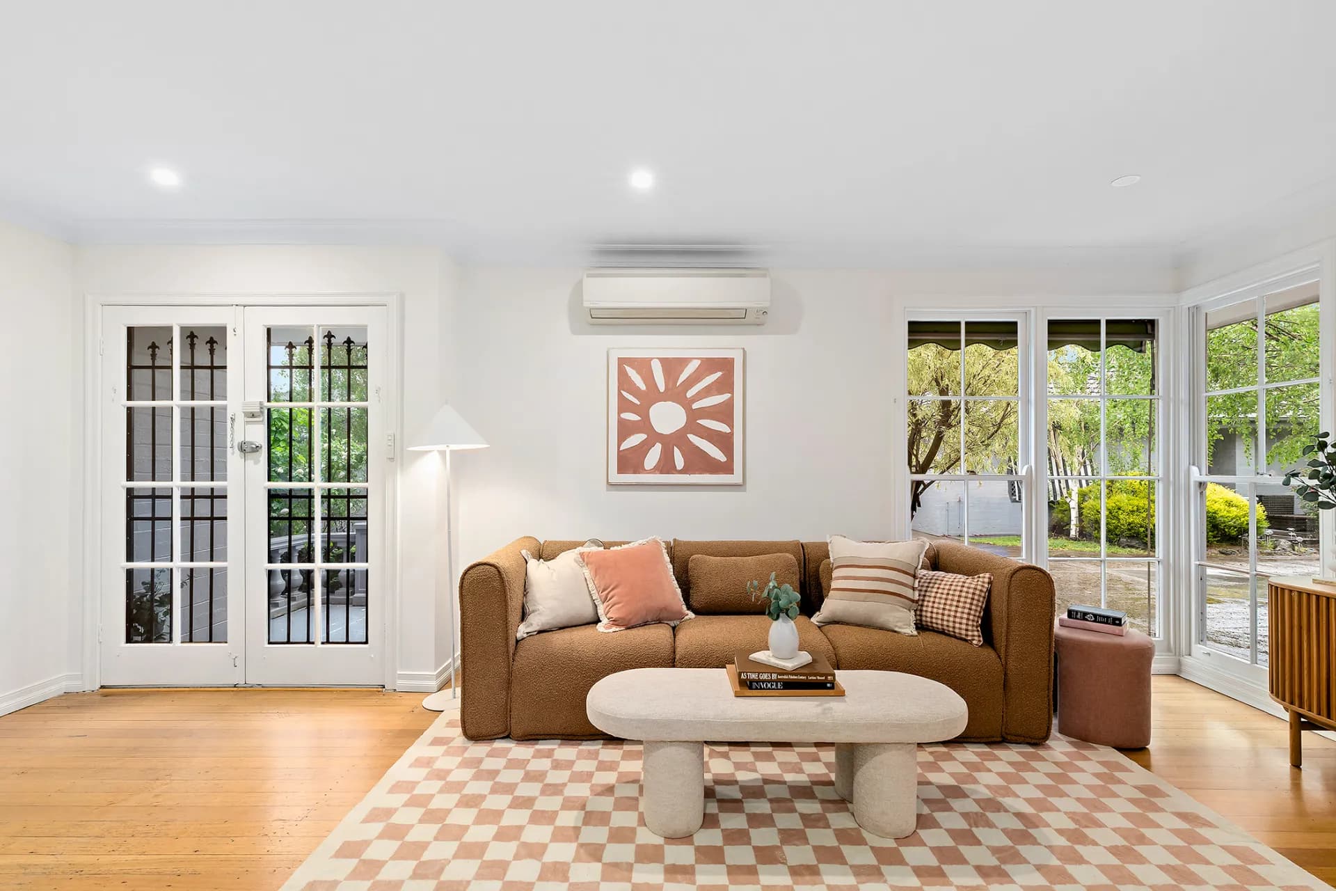 2/33-35 Linacre Road, Hampton., Hampton - Image 1