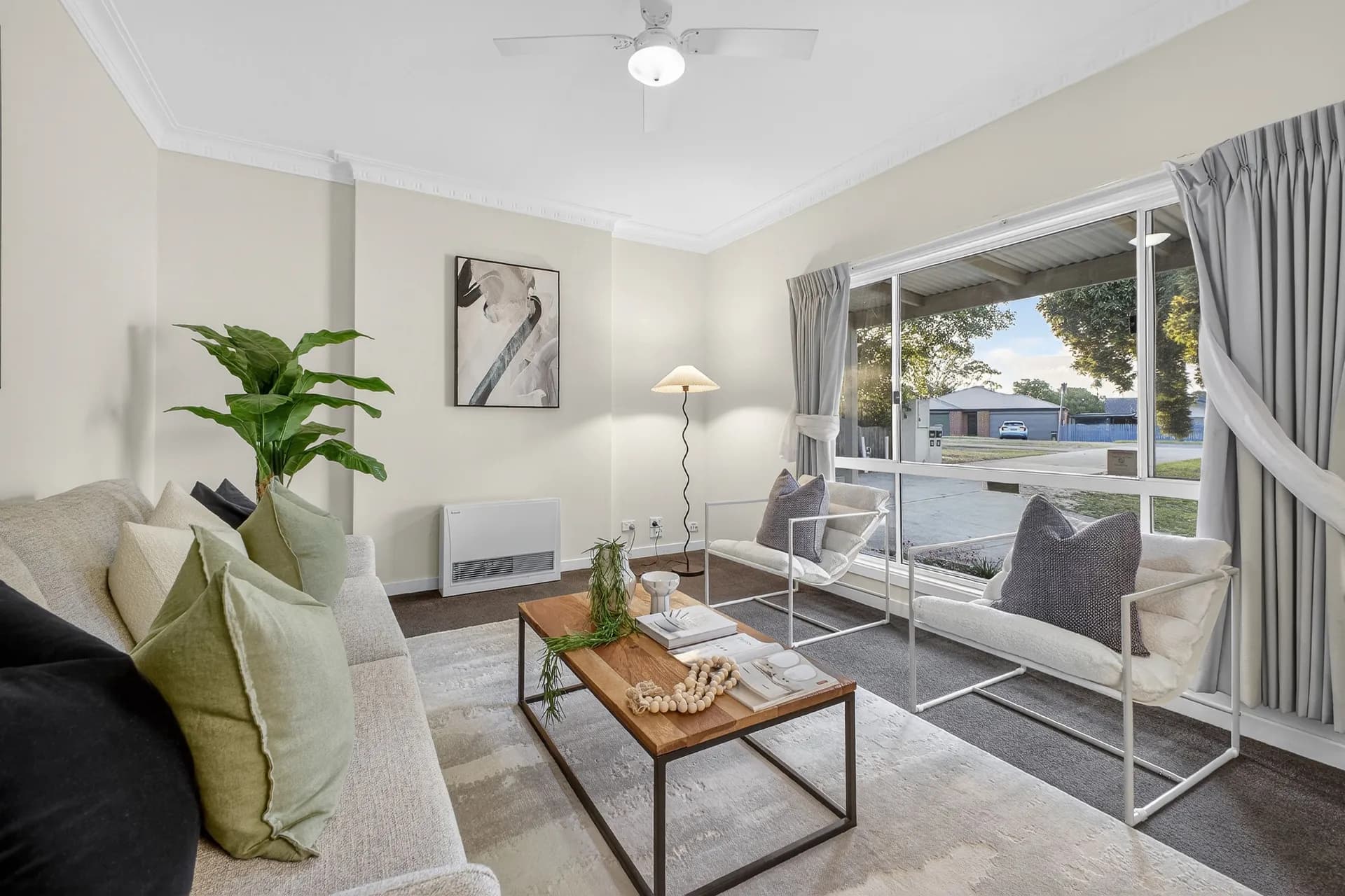 19 Lawson Crescent, Rosebud., Rosebud - Thumbnail 3