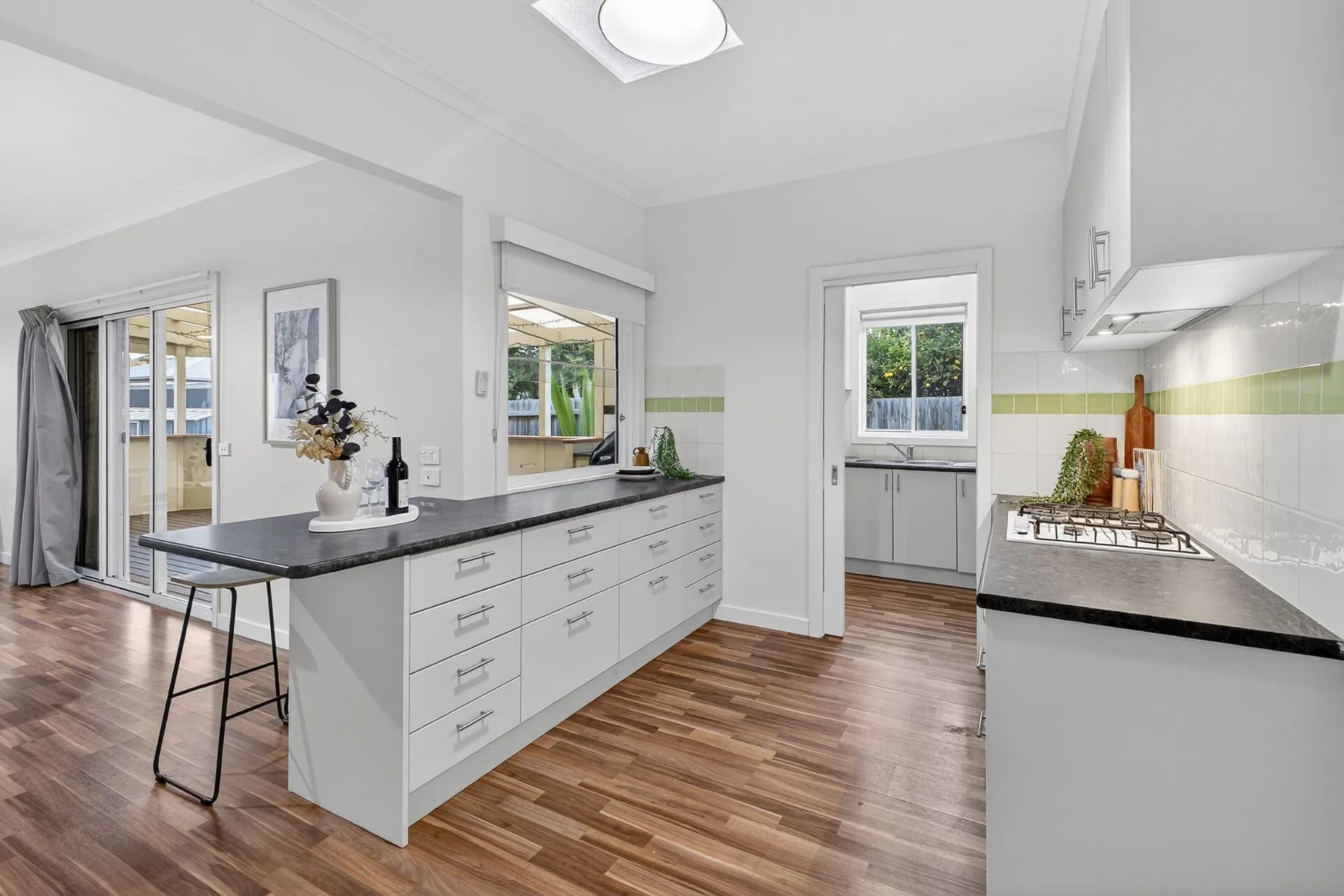 19 Lawson Crescent, Rosebud., Rosebud - Thumbnail 4