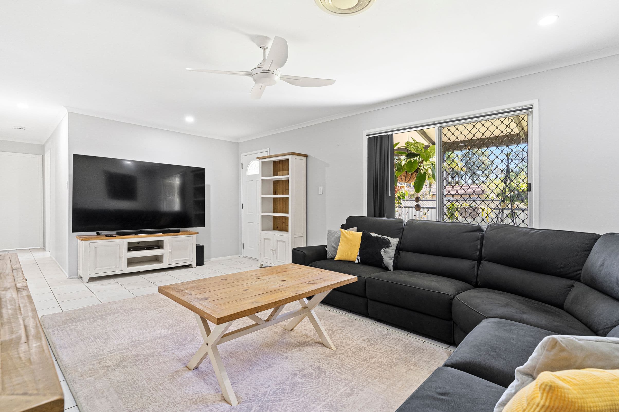 4 Breynia Street, Kingston QLD 4114, Kingston - Thumbnail 4