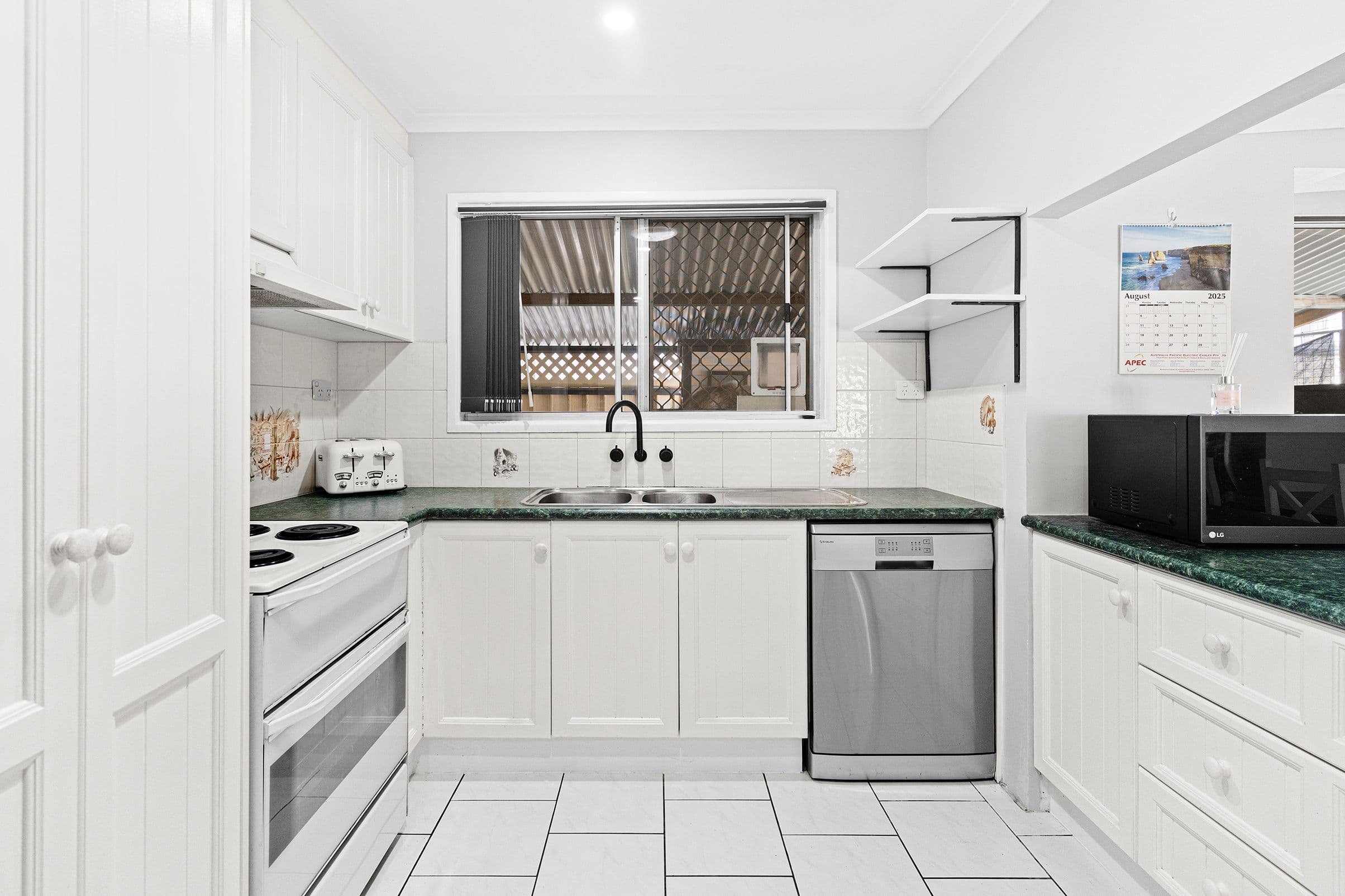 4 Breynia Street, Kingston QLD 4114, Kingston - Thumbnail 8