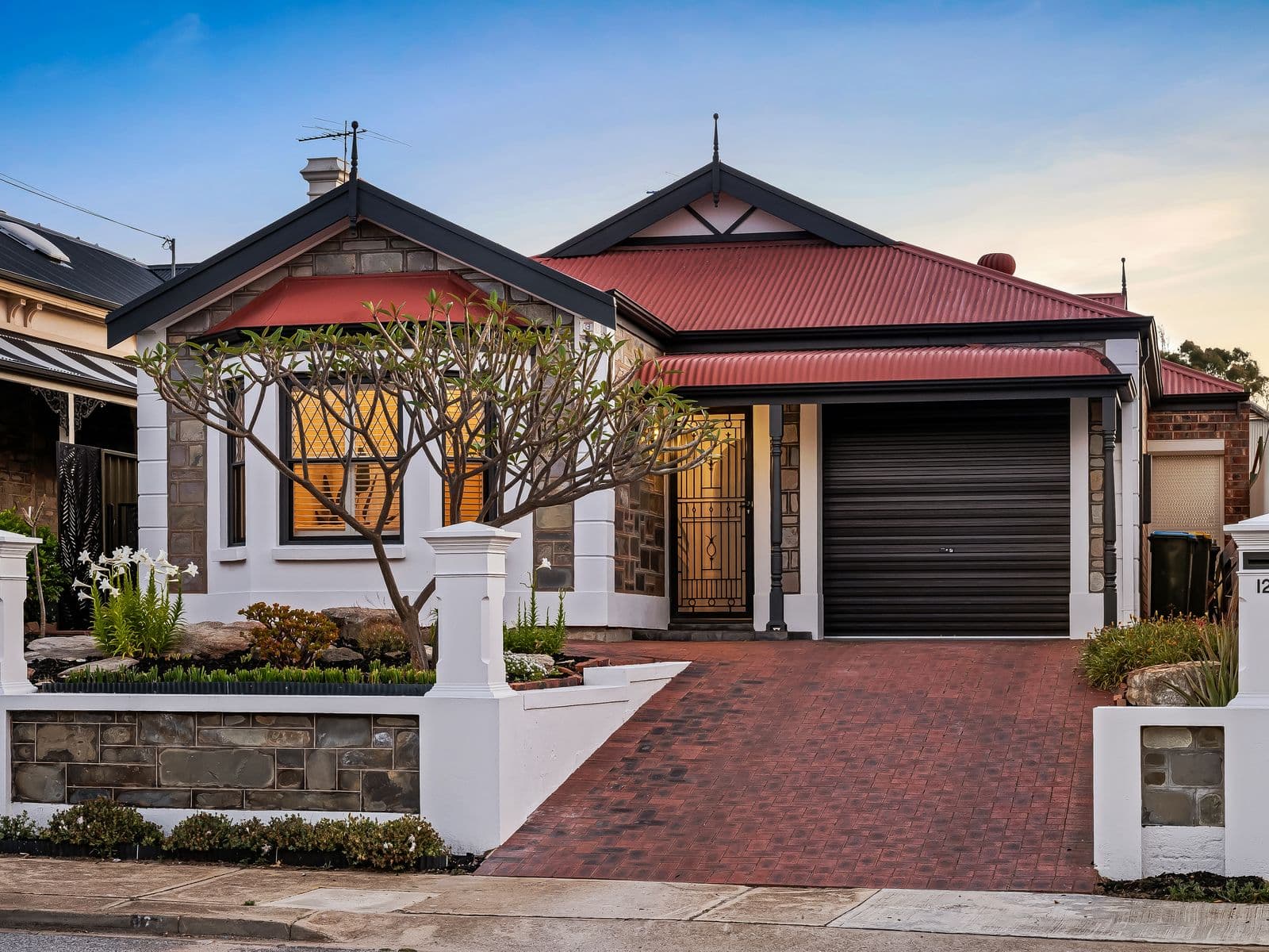 12A South Terrace, Semaphore - Image 1