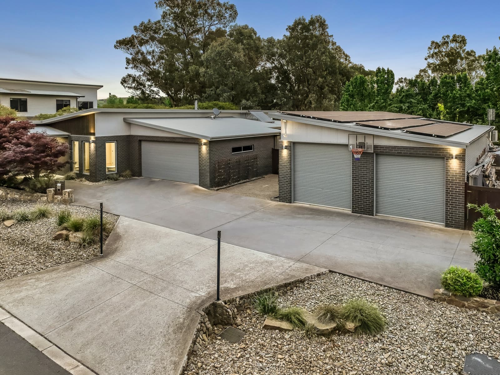 2 Village Court,Mansfield, Mansfield - Thumbnail 3