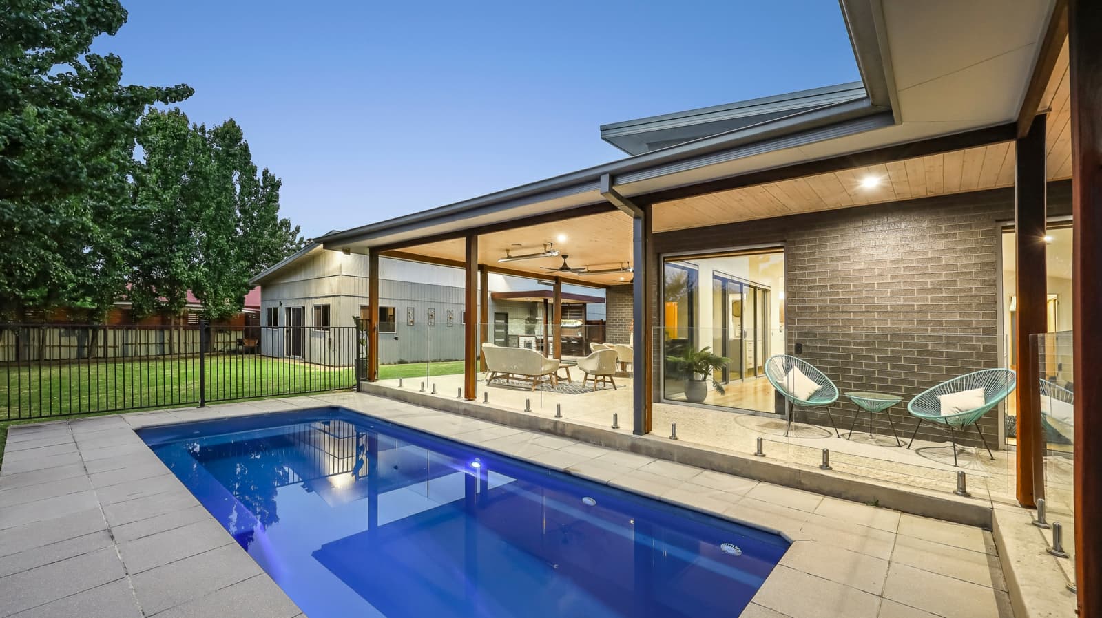 2 Village Court,Mansfield, Mansfield - Thumbnail 6