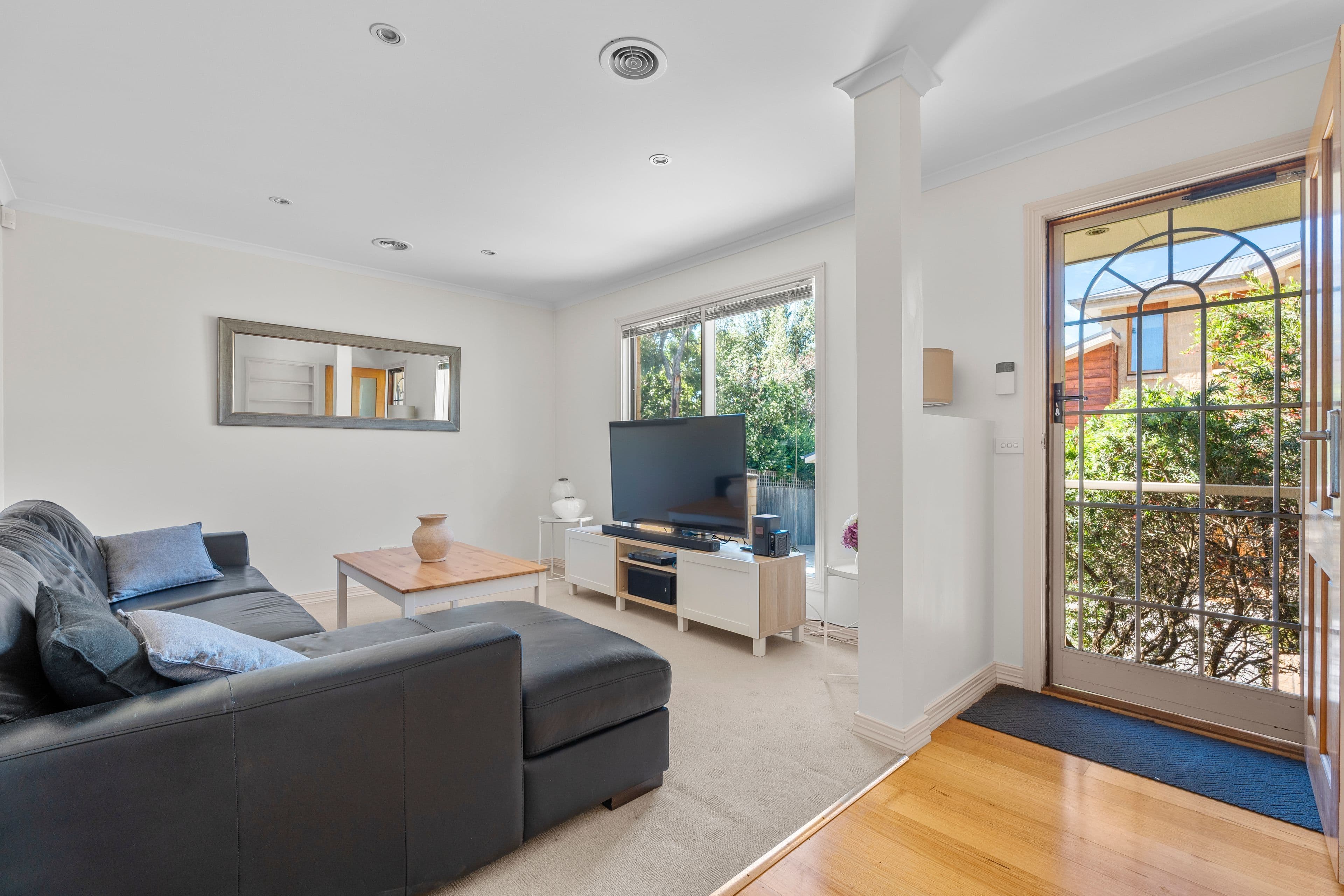 17 Silver Street, Eltham VIC 3095, Eltham - Thumbnail 2