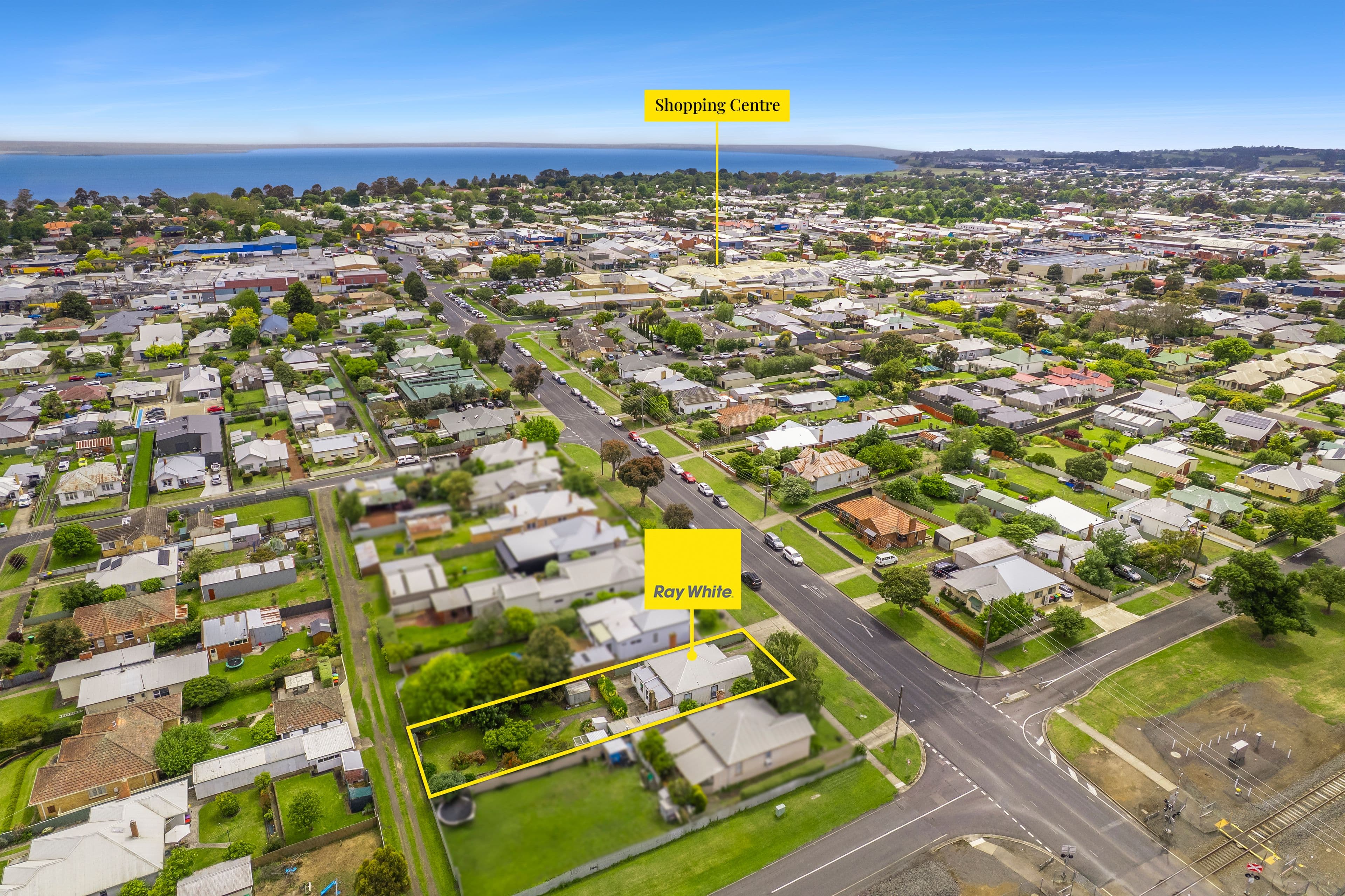 43 Hart Street, Colac VIC 3250, Colac - Thumbnail 2