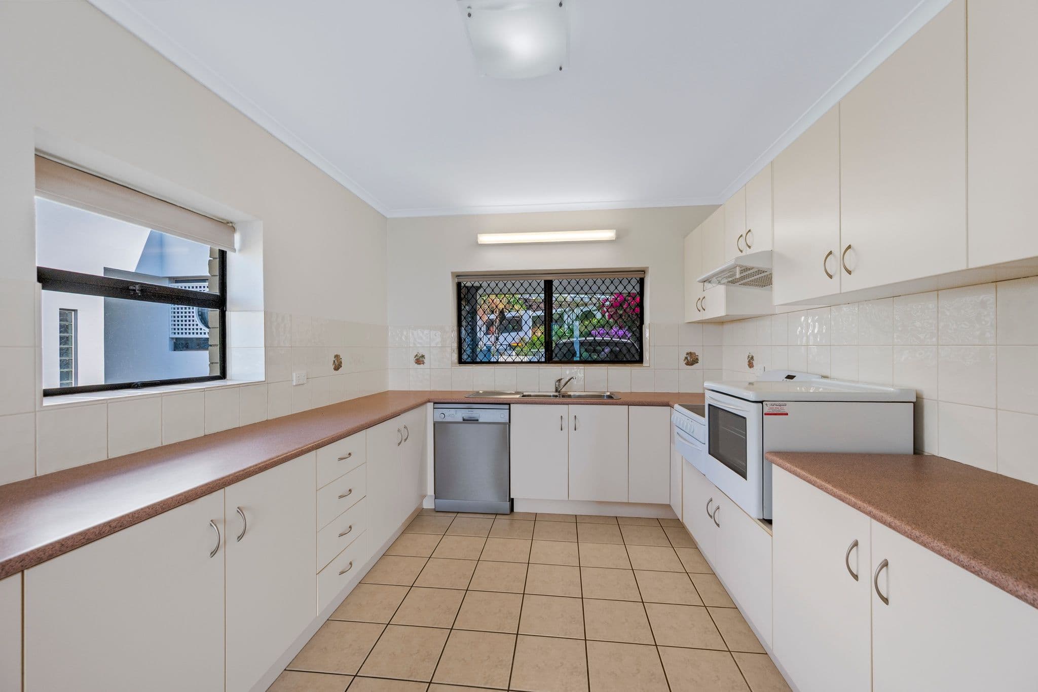 19 Cleveland Terrace, North Ward QLD 4810, North Ward - Thumbnail 5