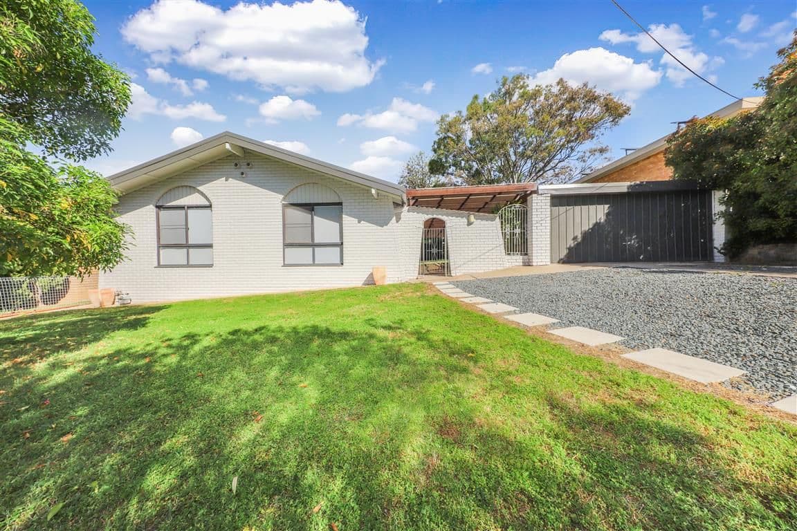 10 Kirra Street, Tumut NSW 2720, Tumut - Image 1
