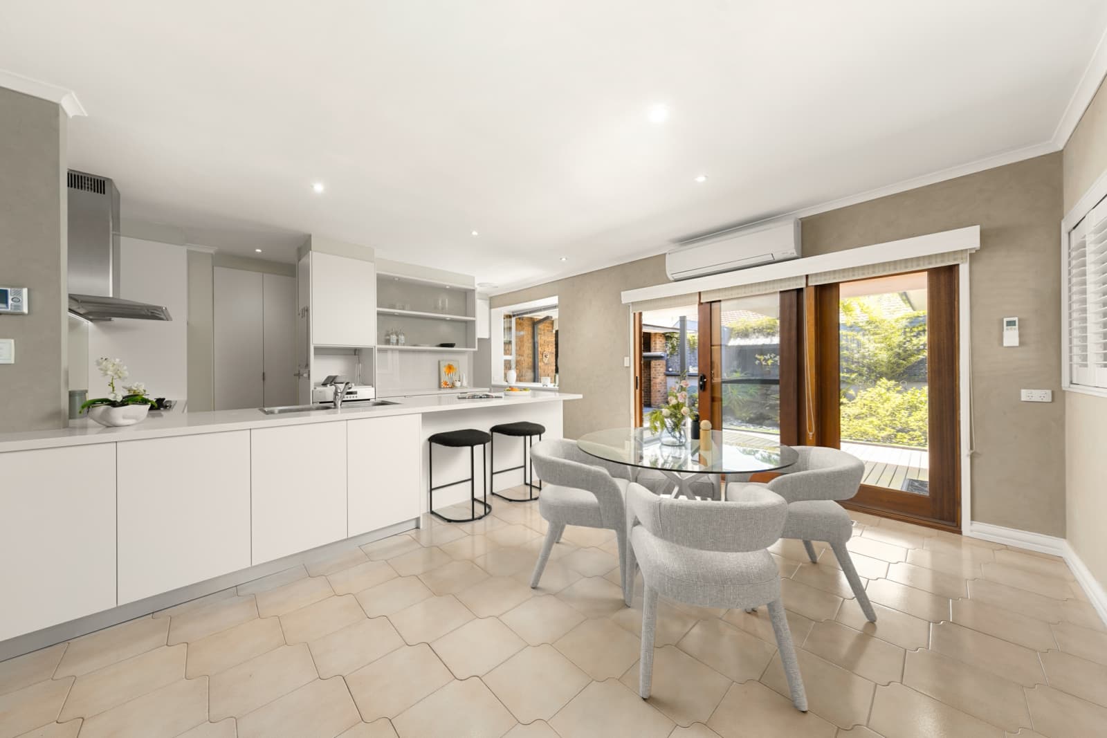 2 Ramsay Close,Doncaster East, Doncaster East - Thumbnail 4