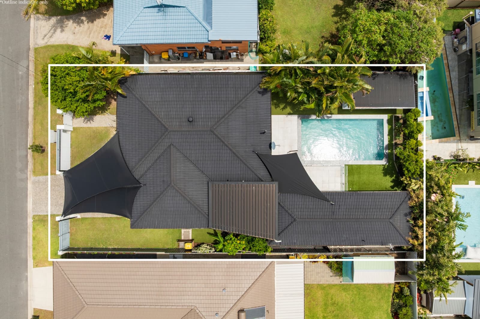 19 Shoveller Avenue,Paradise Point, Paradise Point - Image 1