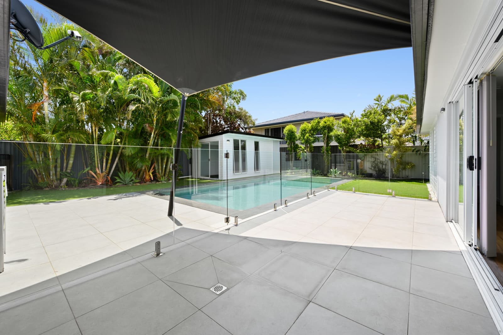 19 Shoveller Avenue,Paradise Point, Paradise Point - Thumbnail 5