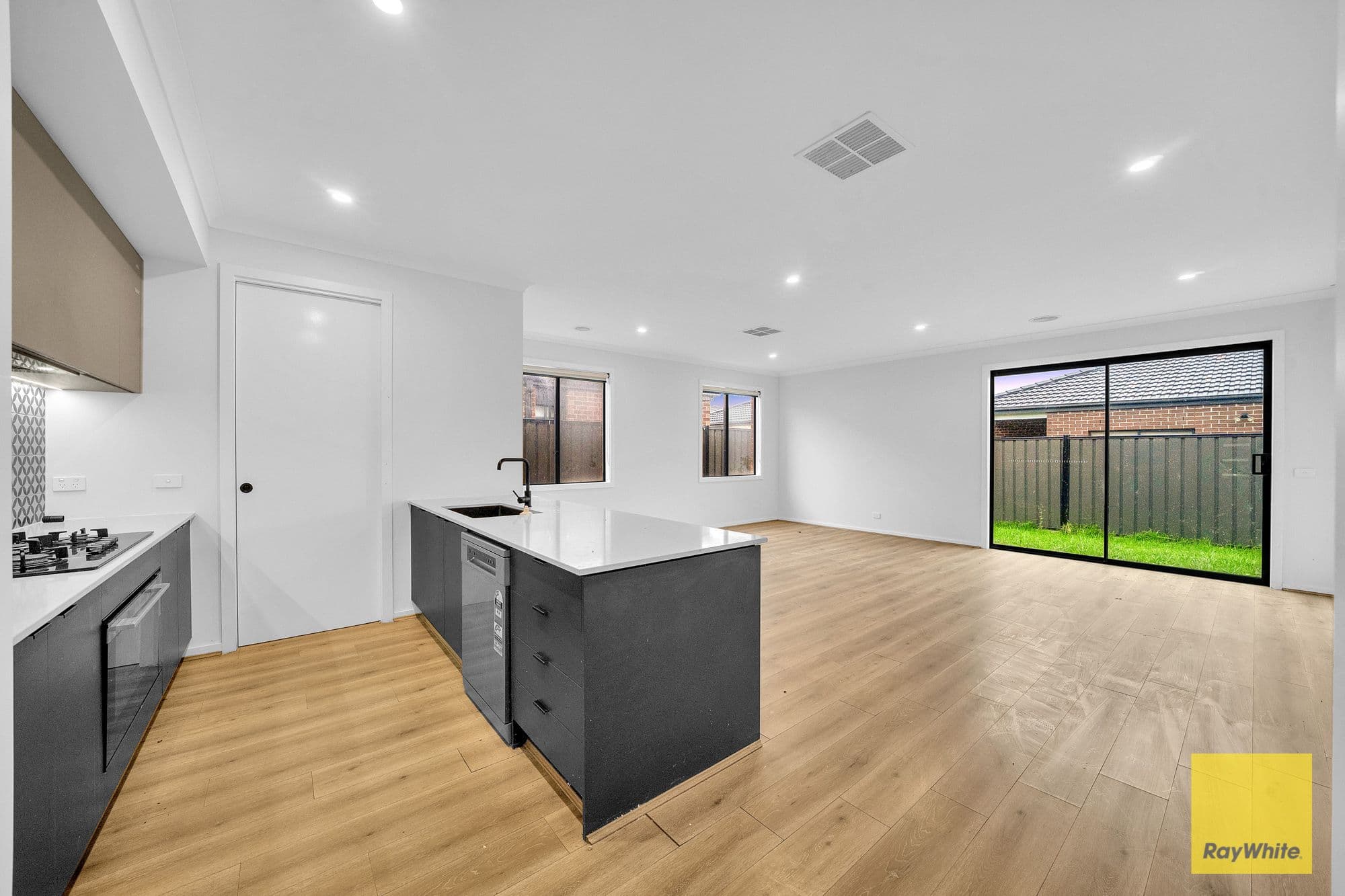14 Eshal Crescent, Wyndham Vale VIC 3024, Wyndham Vale - Thumbnail 8