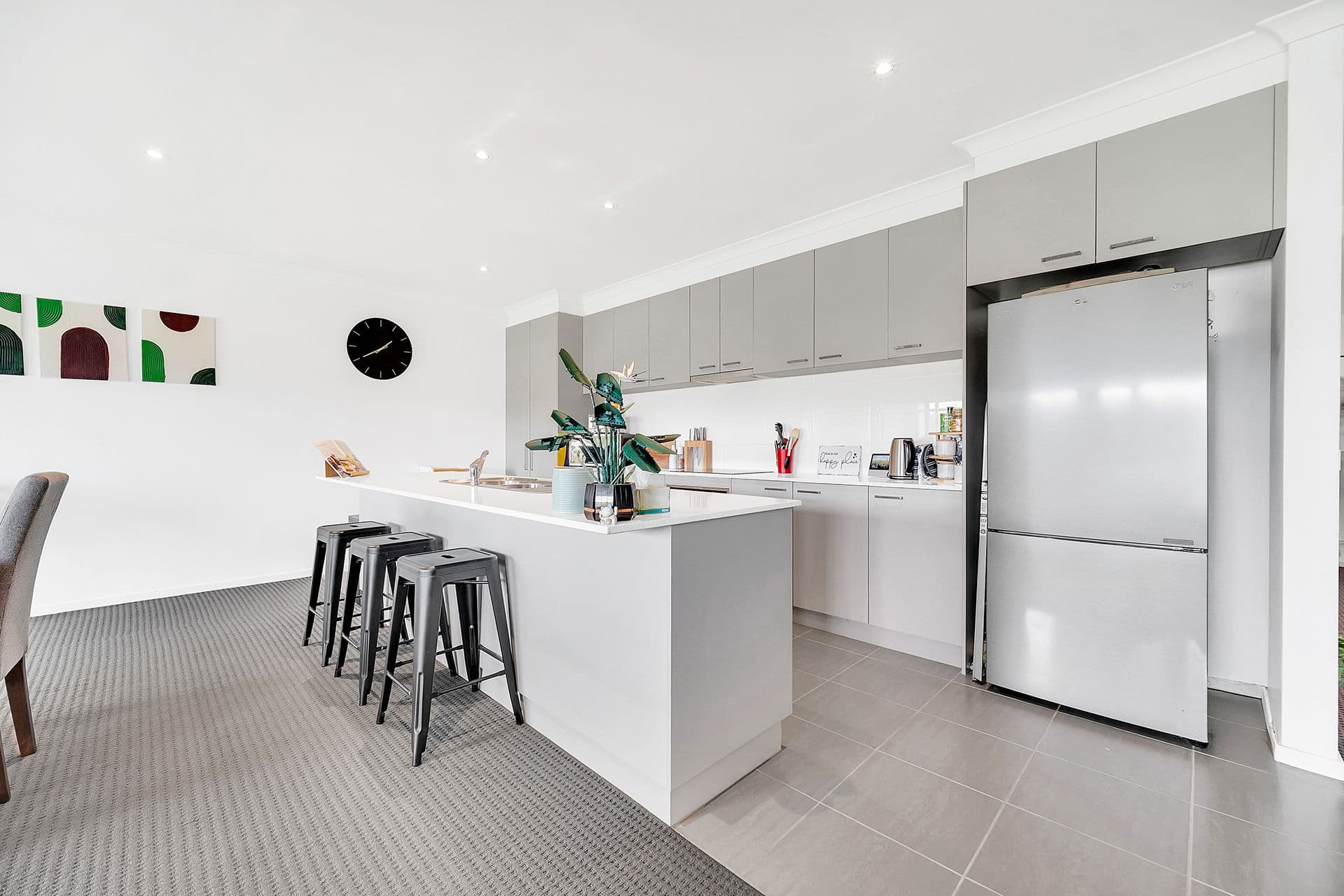 10 Vantage Avenue, Clyde North VIC 3978, Clyde North - Thumbnail 2