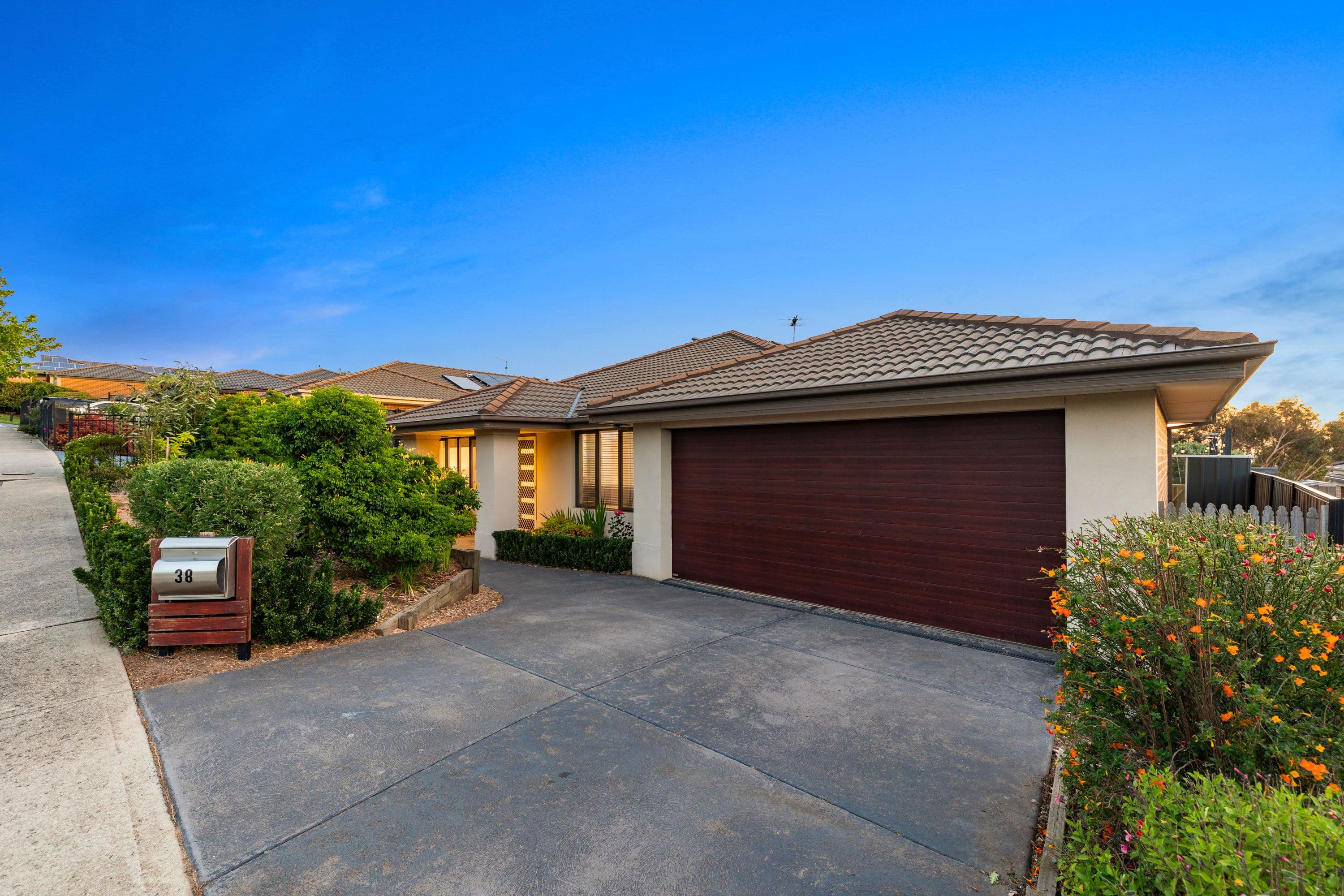 38 Windermere Boulevard, Pakenham VIC 3810, Pakenham - Thumbnail 3