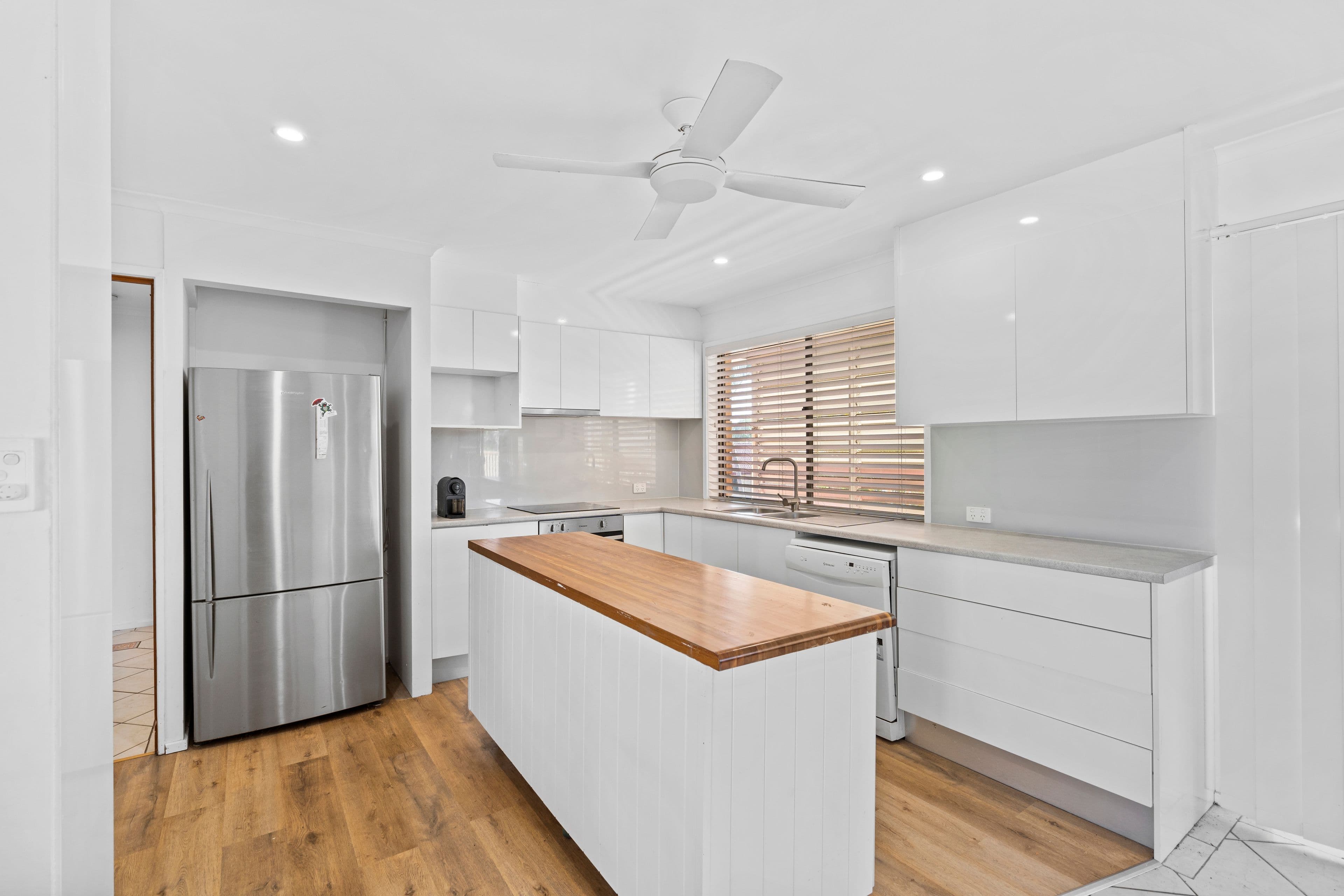 35 St Kevins Avenue, Benowa QLD 4217, Benowa - Thumbnail 4
